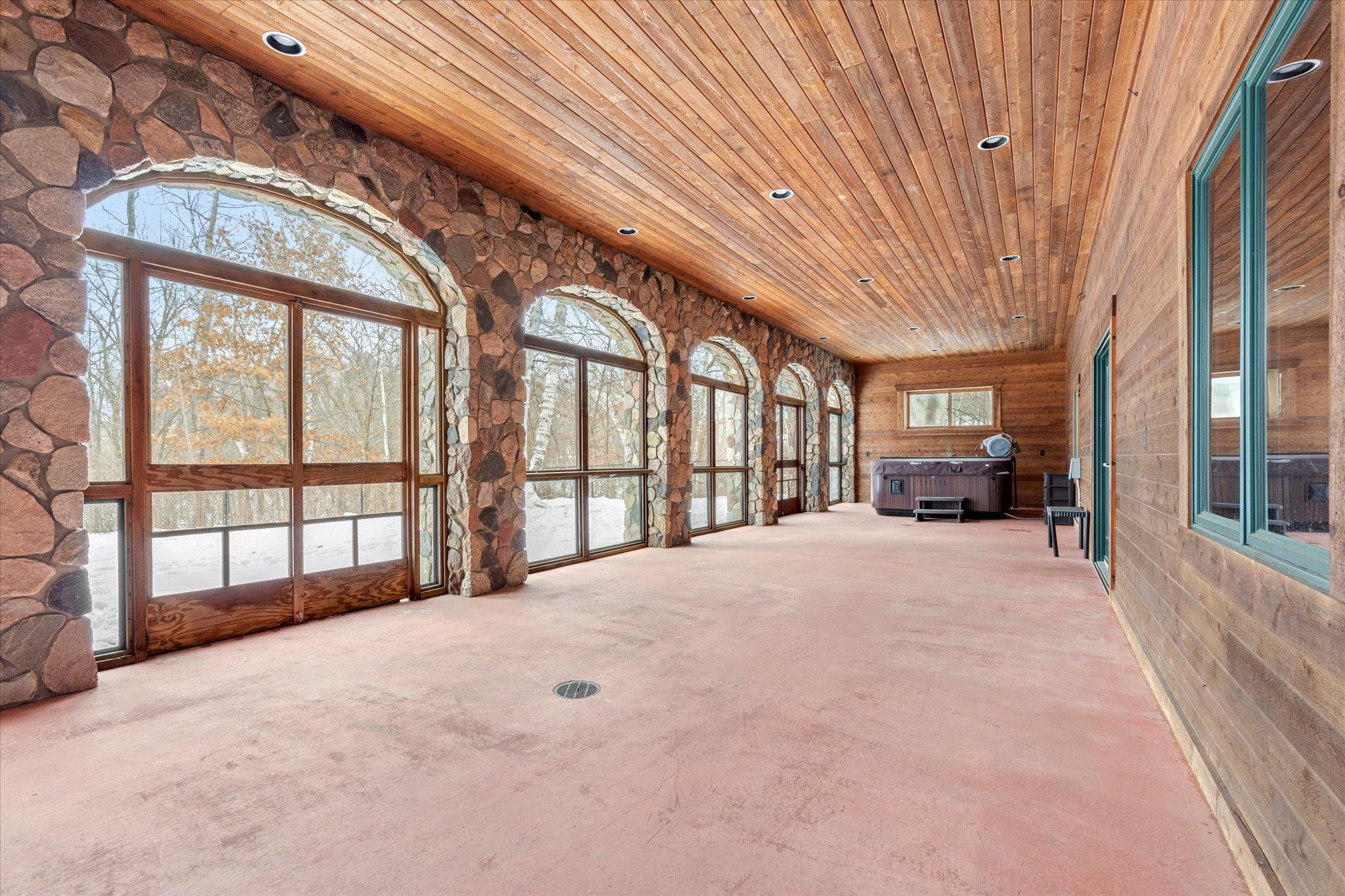 2002 single family home for sale at 10422 Ossawinnamakee Road in Pequot Lakes, MN — 3 bed, 5 bath (photo 55 of 66)