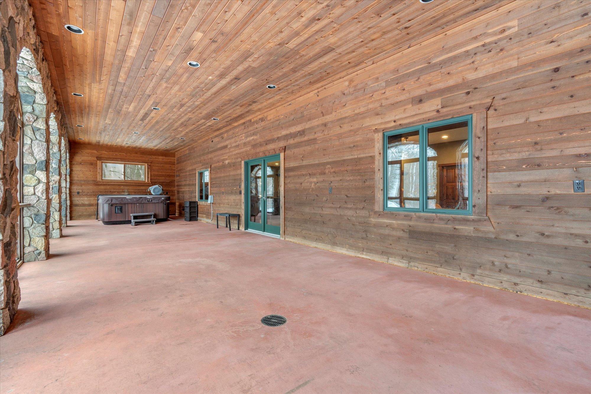 2002 single family home for sale at 10422 Ossawinnamakee Road in Pequot Lakes, MN — 3 bed, 5 bath (photo 56 of 66)