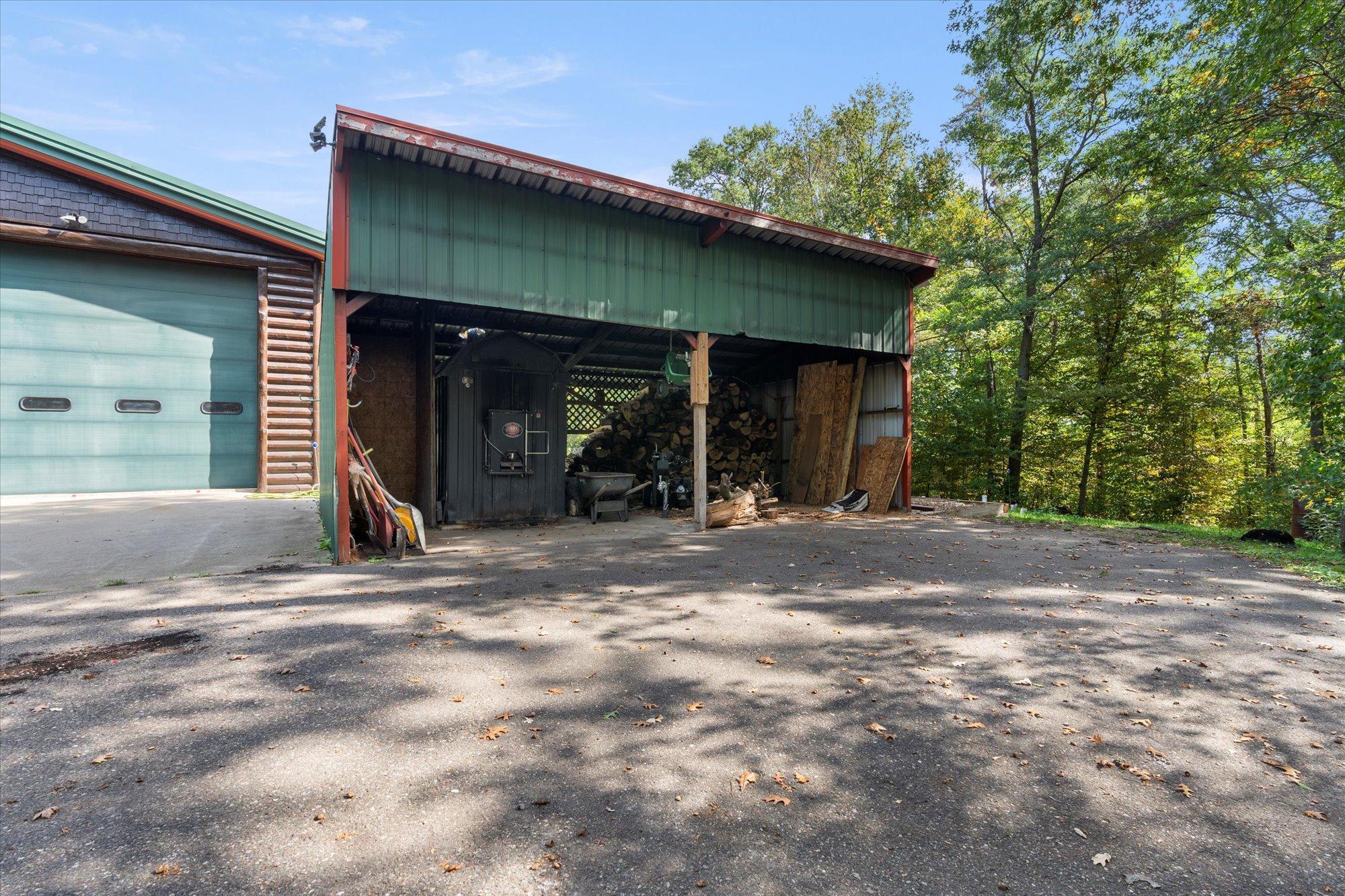 2002 single family home for sale at 10422 Ossawinnamakee Road in Pequot Lakes, MN — 3 bed, 5 bath (photo 63 of 66)