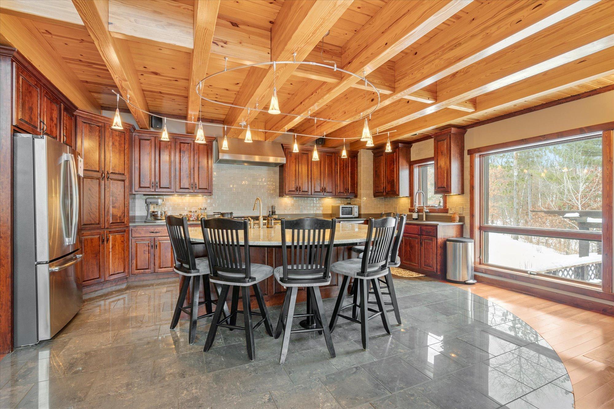 2002 single family home for sale at 10422 Ossawinnamakee Road in Pequot Lakes, MN — 3 bed, 5 bath (photo 10 of 66)