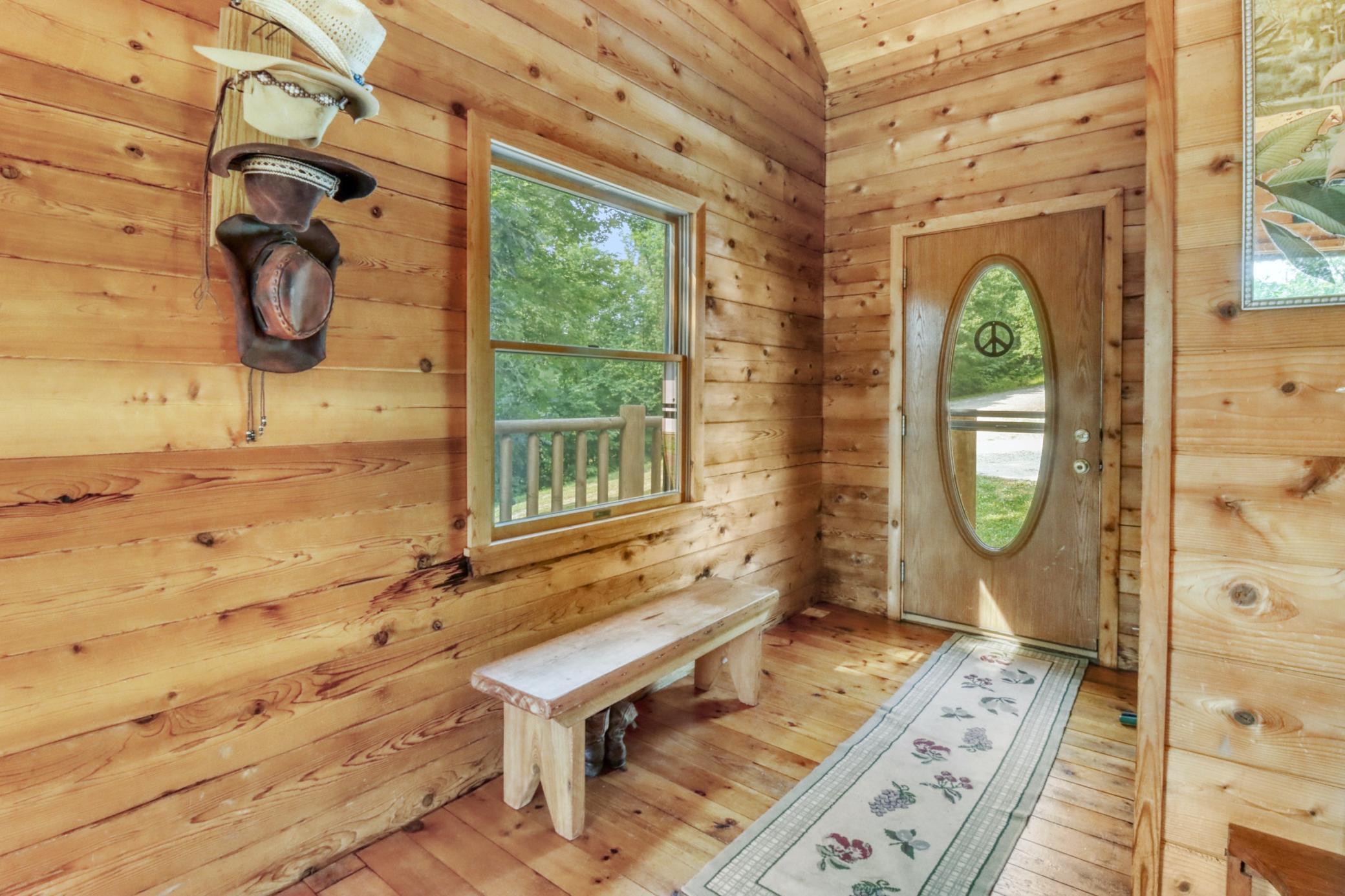 1994 single family home for sale at 46696 Otter Shores Road in Vergas, MN — 3 bed, 3 bath (photo 16 of 47)