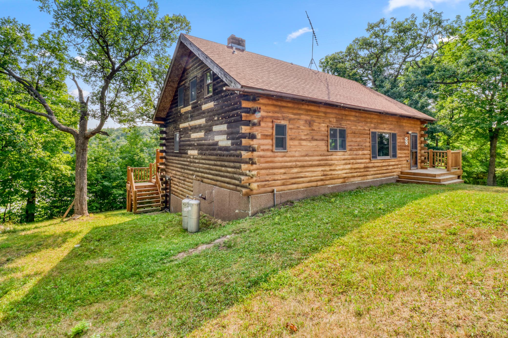 1994 single family home for sale at 46696 Otter Shores Road in Vergas, MN — 3 bed, 3 bath (photo 4 of 47)