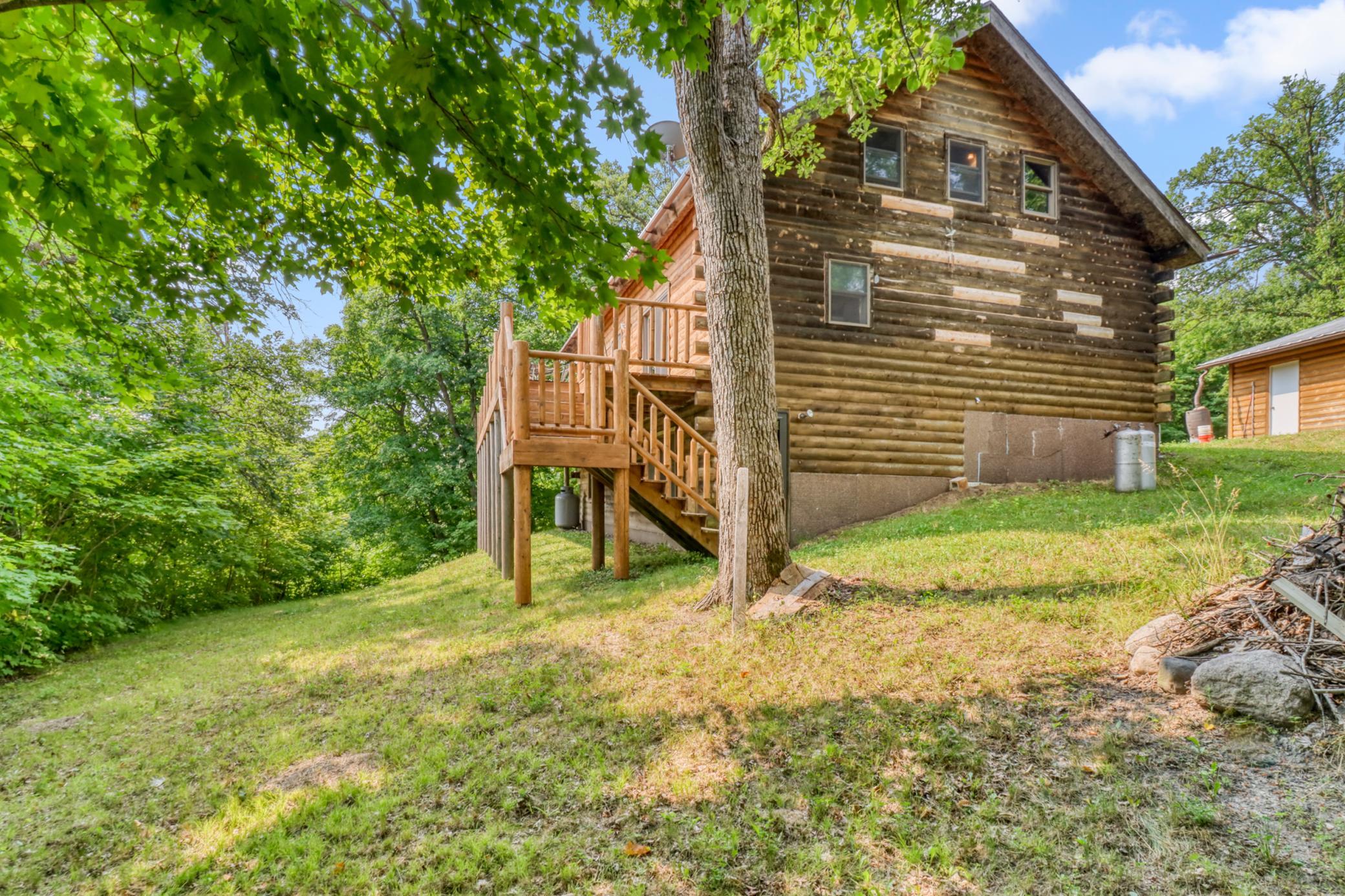 1994 single family home for sale at 46696 Otter Shores Road in Vergas, MN — 3 bed, 3 bath (photo 5 of 47)
