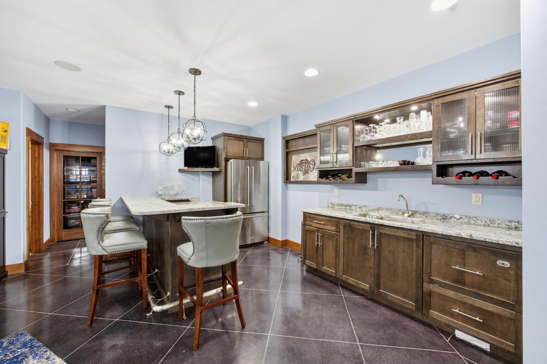 310 48th Avenue SW, Moorhead MN 56560 - Photo 47 of 81