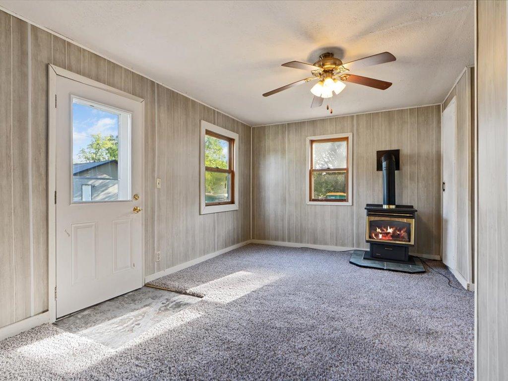 1888 single family home for sale at 924 6th Avenue NE in Brainerd, MN — 2 bed, 1 bath (photo 2 of 23)