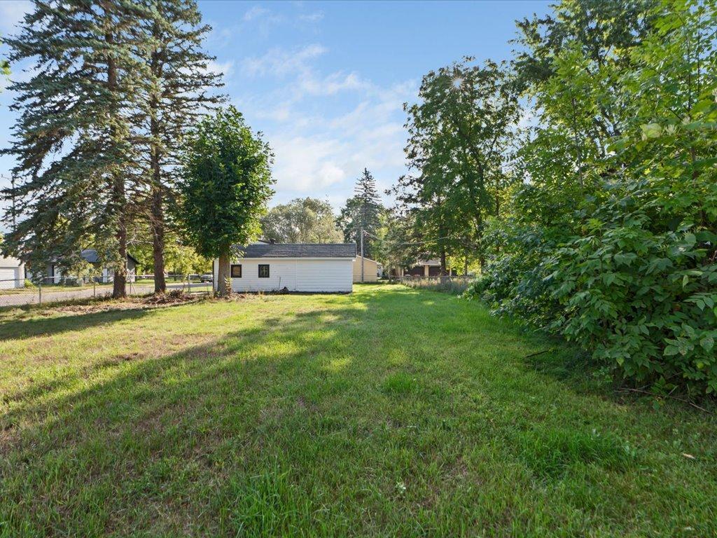 1888 single family home for sale at 924 6th Avenue NE in Brainerd, MN — 2 bed, 1 bath (photo 16 of 23)