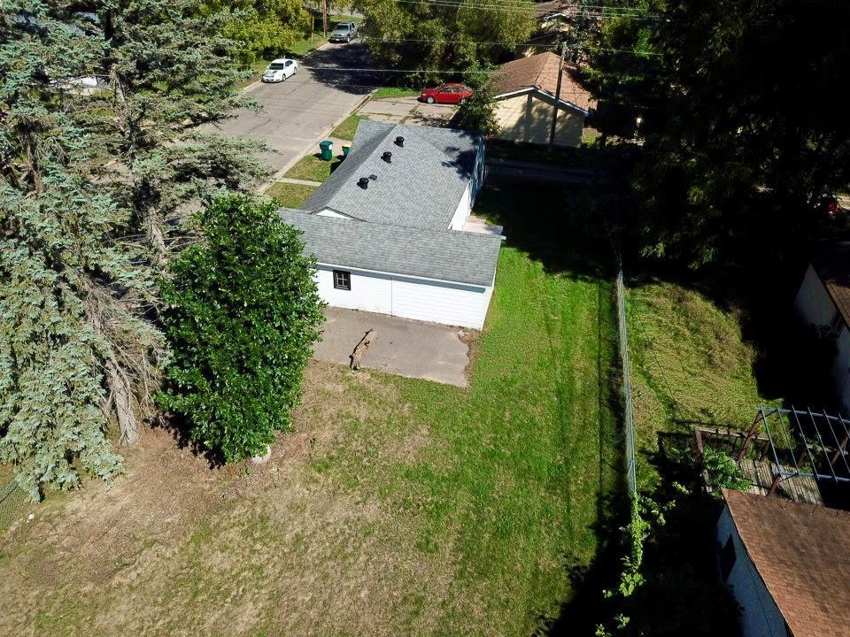 1888 single family home for sale at 924 6th Avenue NE in Brainerd, MN — 2 bed, 1 bath (photo 21 of 23)