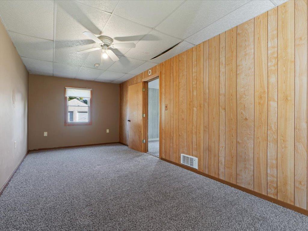 1888 single family home for sale at 924 6th Avenue NE in Brainerd, MN — 2 bed, 1 bath (photo 9 of 23)