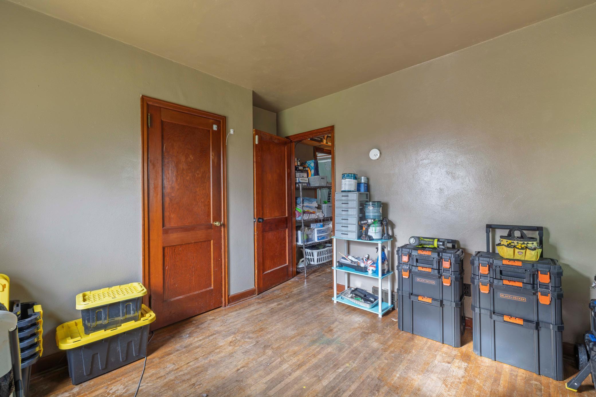 1950 single family home for sale at 2883 105th Avenue in Mahnomen, MN — 4 bed, 1 bath (photo 12 of 42)