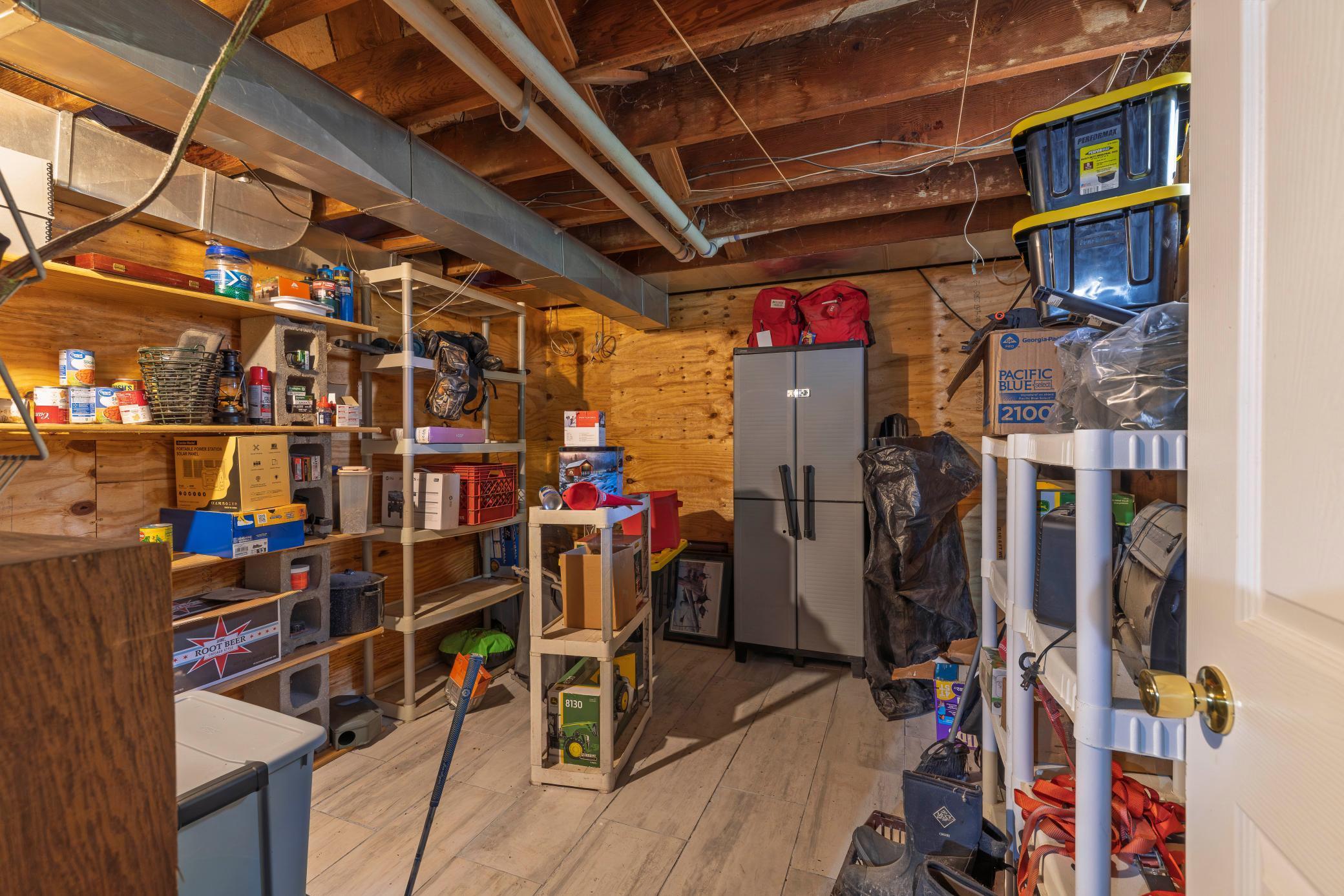 1950 single family home for sale at 2883 105th Avenue in Mahnomen, MN — 4 bed, 1 bath (photo 21 of 42)