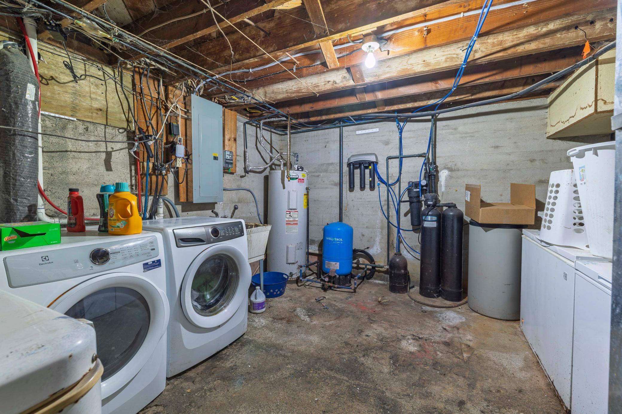 1950 single family home for sale at 2883 105th Avenue in Mahnomen, MN — 4 bed, 1 bath (photo 22 of 42)