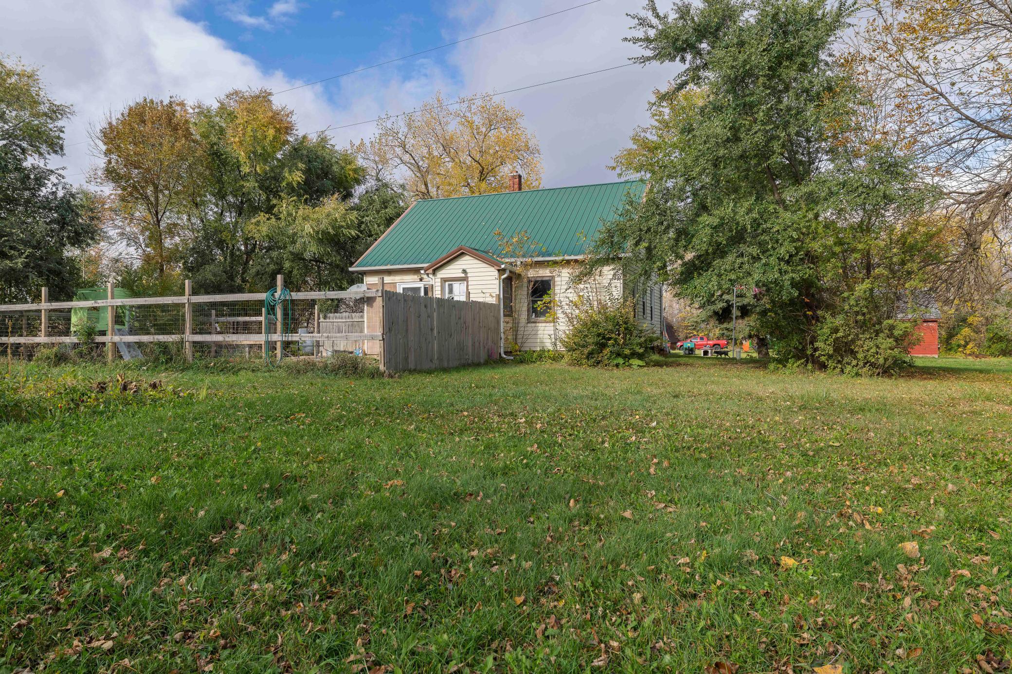 1950 single family home for sale at 2883 105th Avenue in Mahnomen, MN — 4 bed, 1 bath (photo 23 of 42)