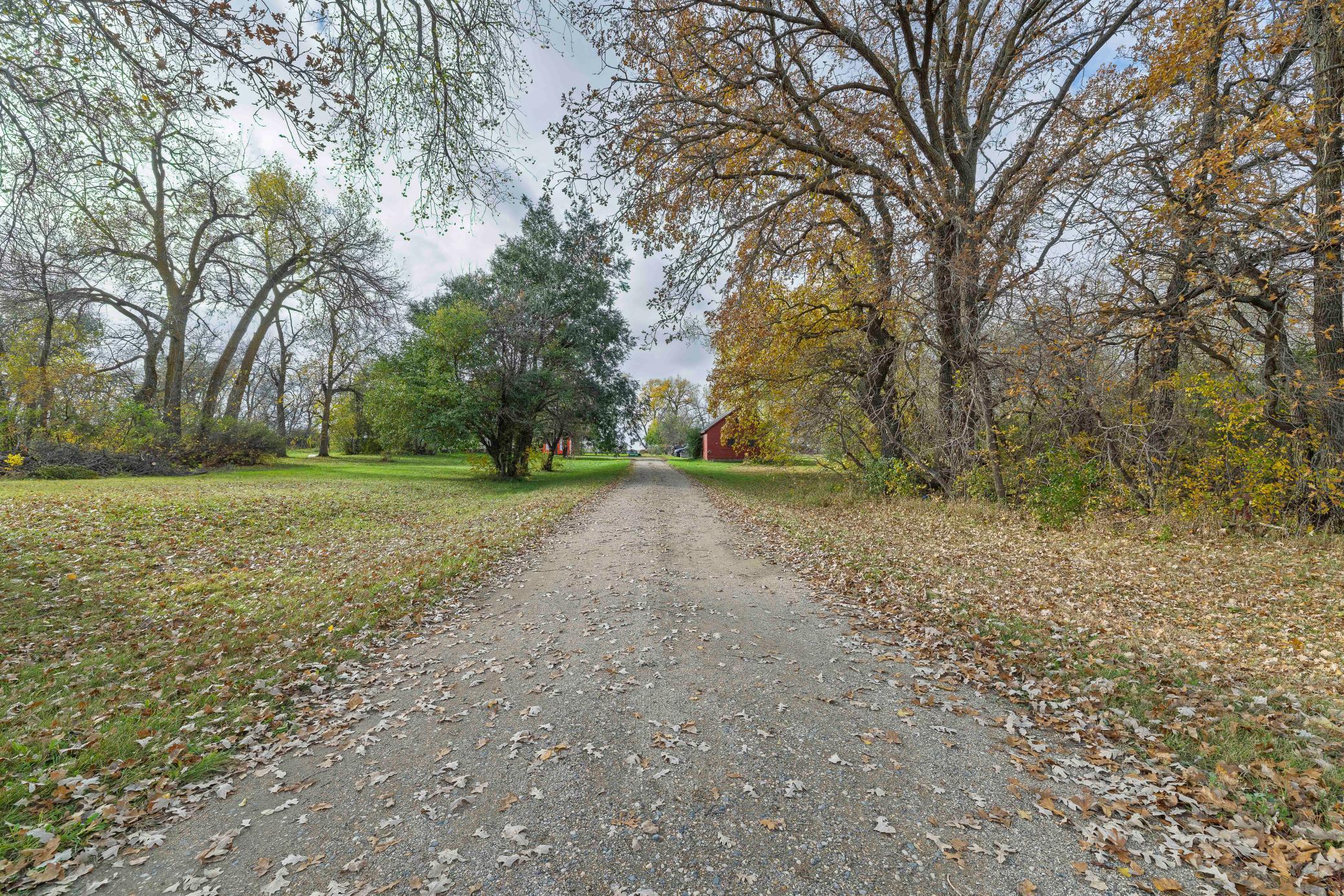 1950 single family home for sale at 2883 105th Avenue in Mahnomen, MN — 4 bed, 1 bath (photo 27 of 42)