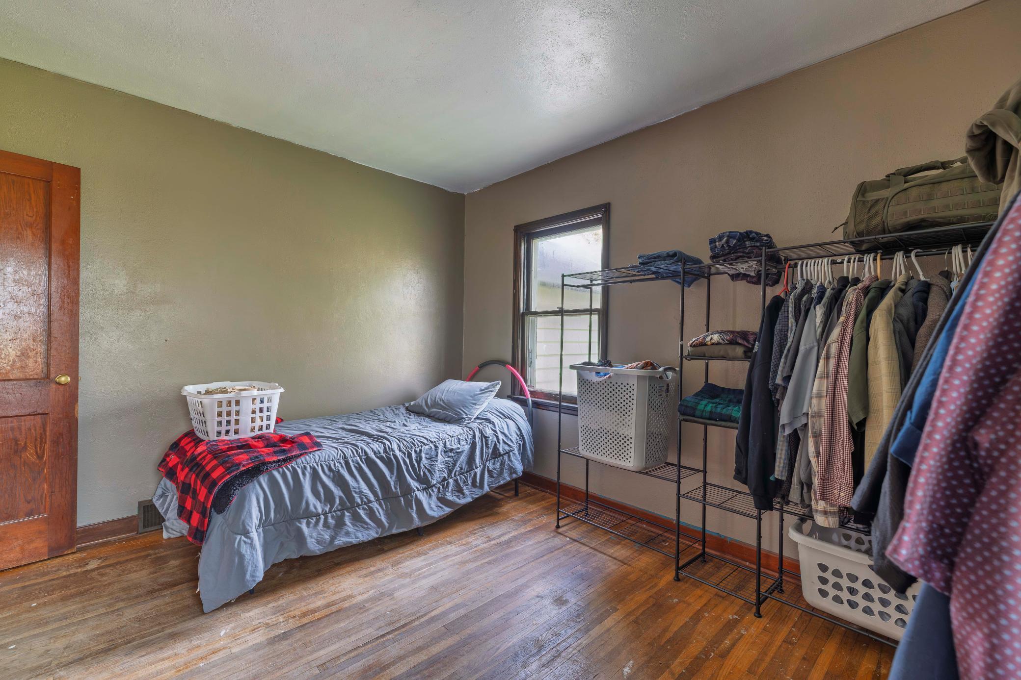 1950 single family home for sale at 2883 105th Avenue in Mahnomen, MN — 4 bed, 1 bath (photo 10 of 42)