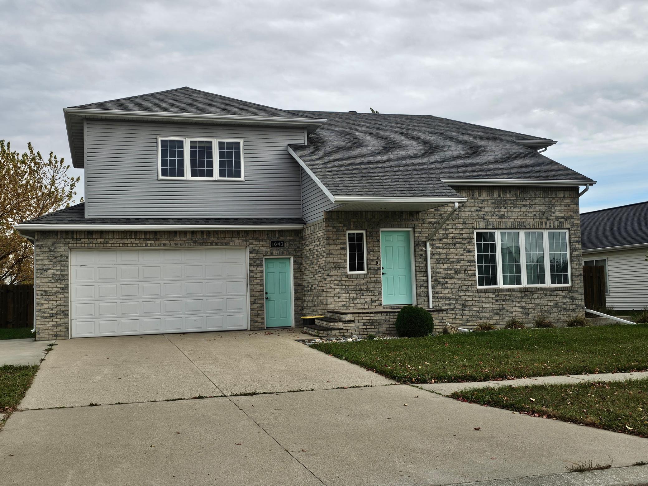 2000 single family home for sale at 1842 52nd Street S in Fargo, ND — 4 bed, 4 bath