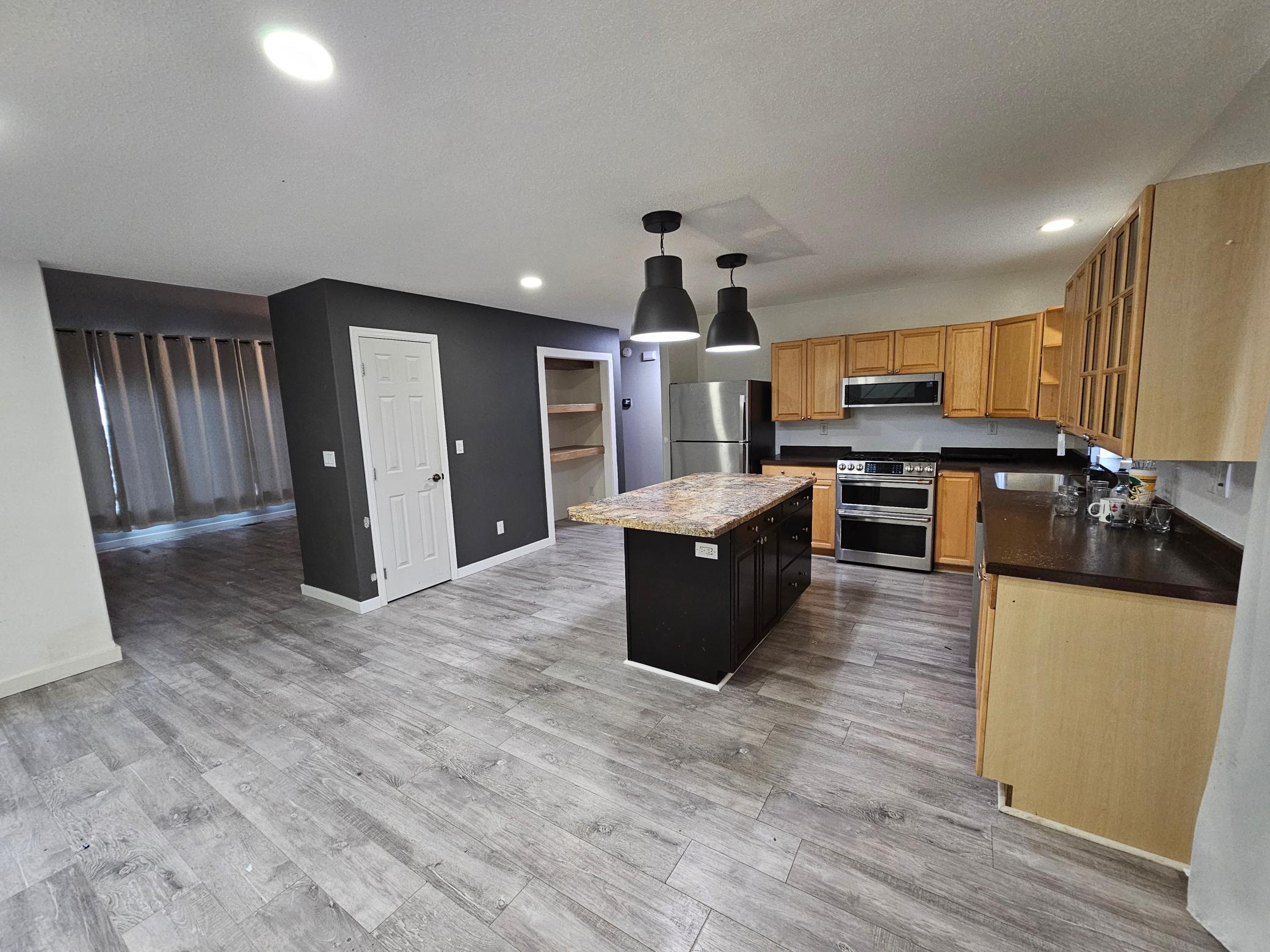 2000 single family home for sale at 1842 52nd Street S in Fargo, ND — 4 bed, 4 bath (photo 3 of 19)