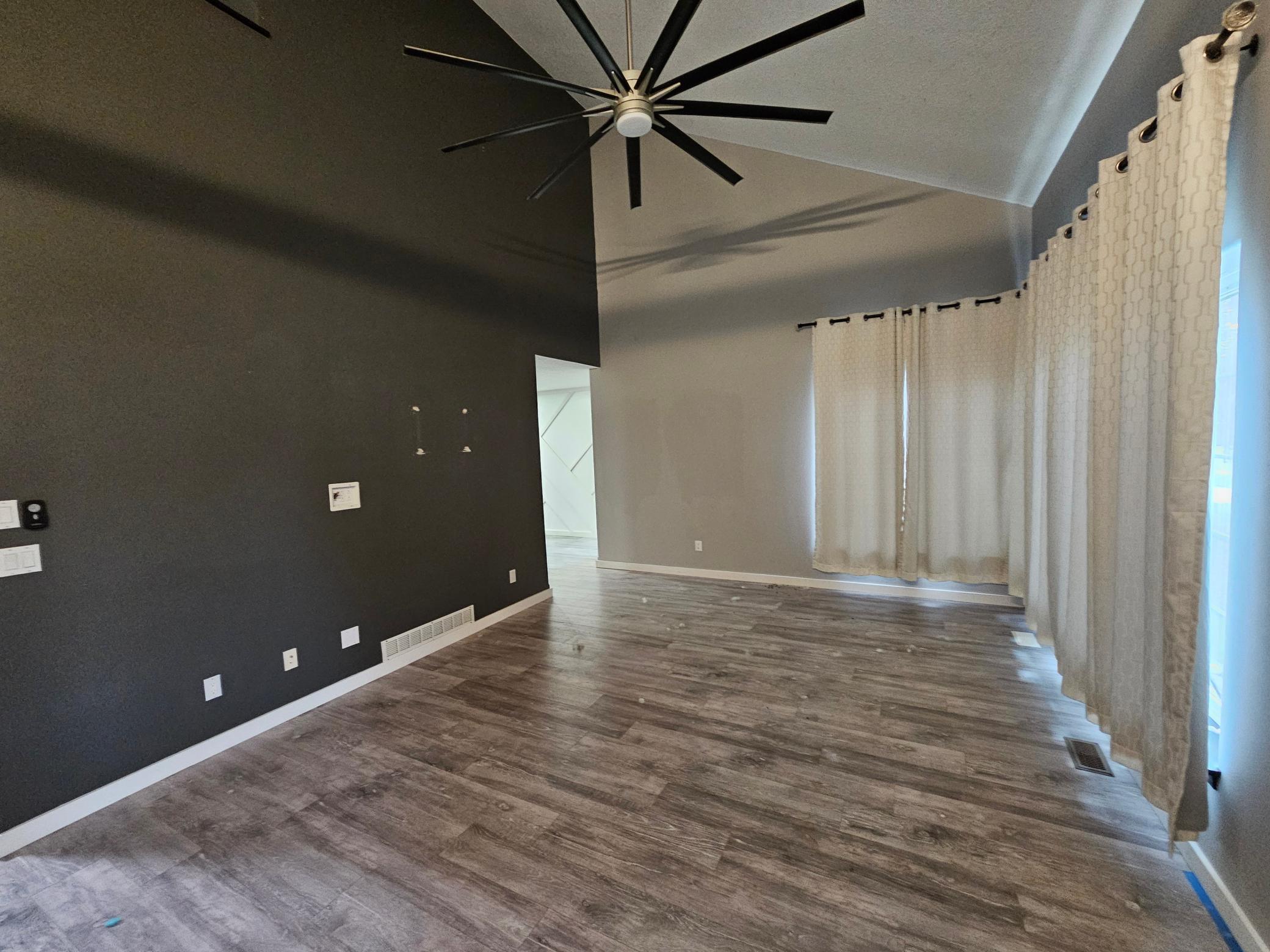 2000 single family home for sale at 1842 52nd Street S in Fargo, ND — 4 bed, 4 bath (photo 5 of 19)