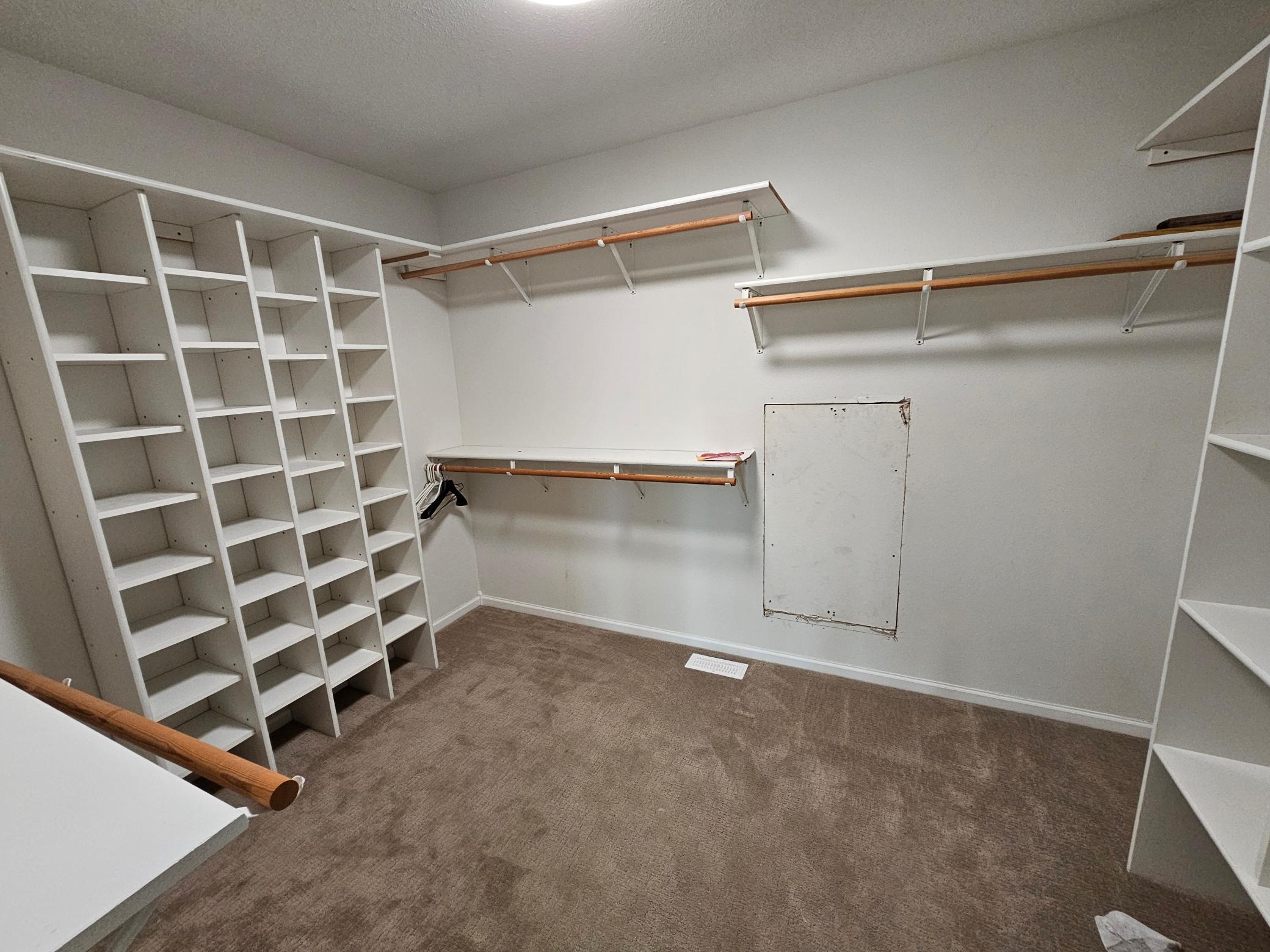 2000 single family home for sale at 1842 52nd Street S in Fargo, ND — 4 bed, 4 bath (photo 8 of 19)