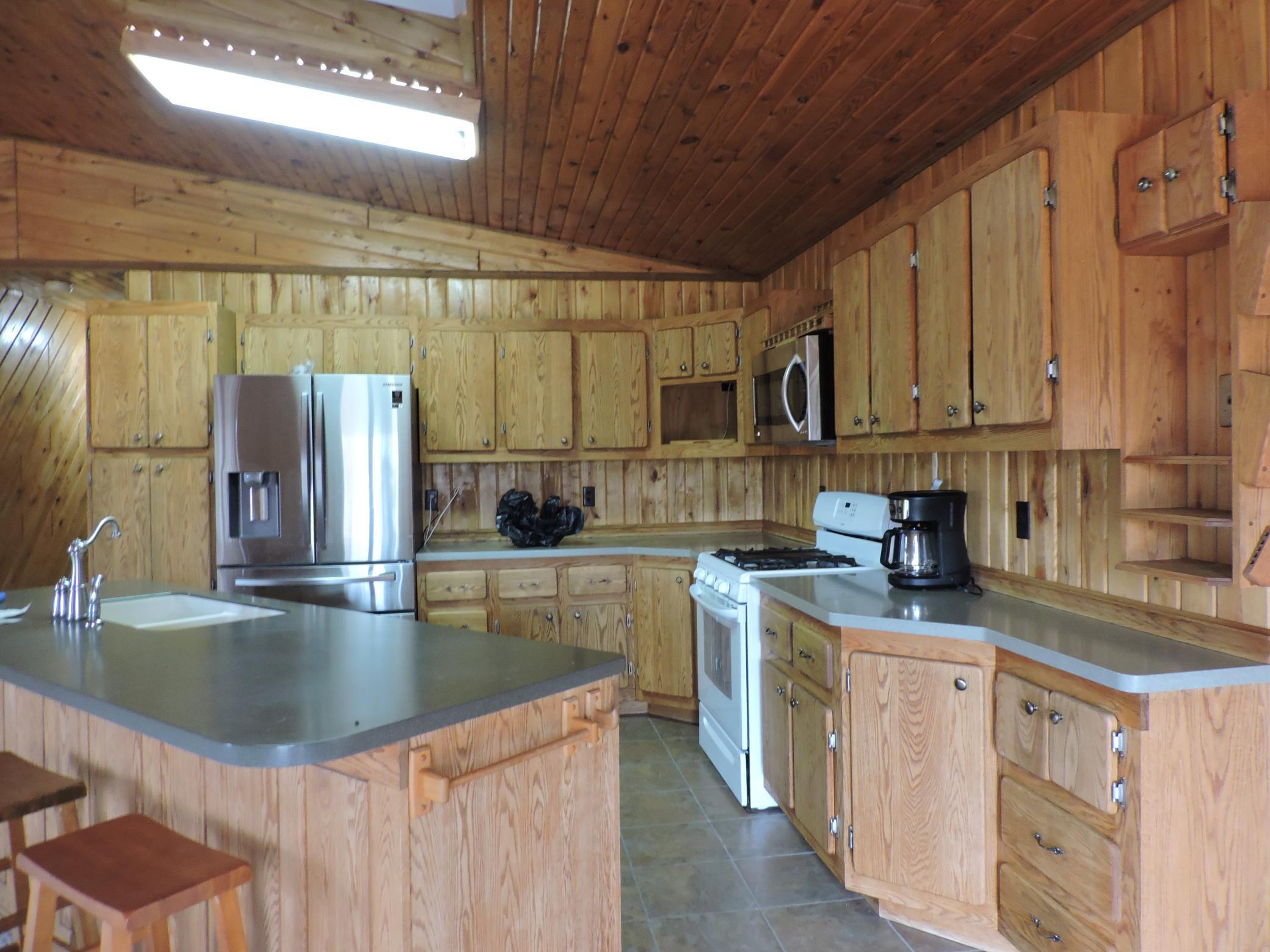 1992 single family home for sale at 26389 Reilly Beach Road in Bovey, MN — 6 bed, 4 bath (photo 11 of 37)