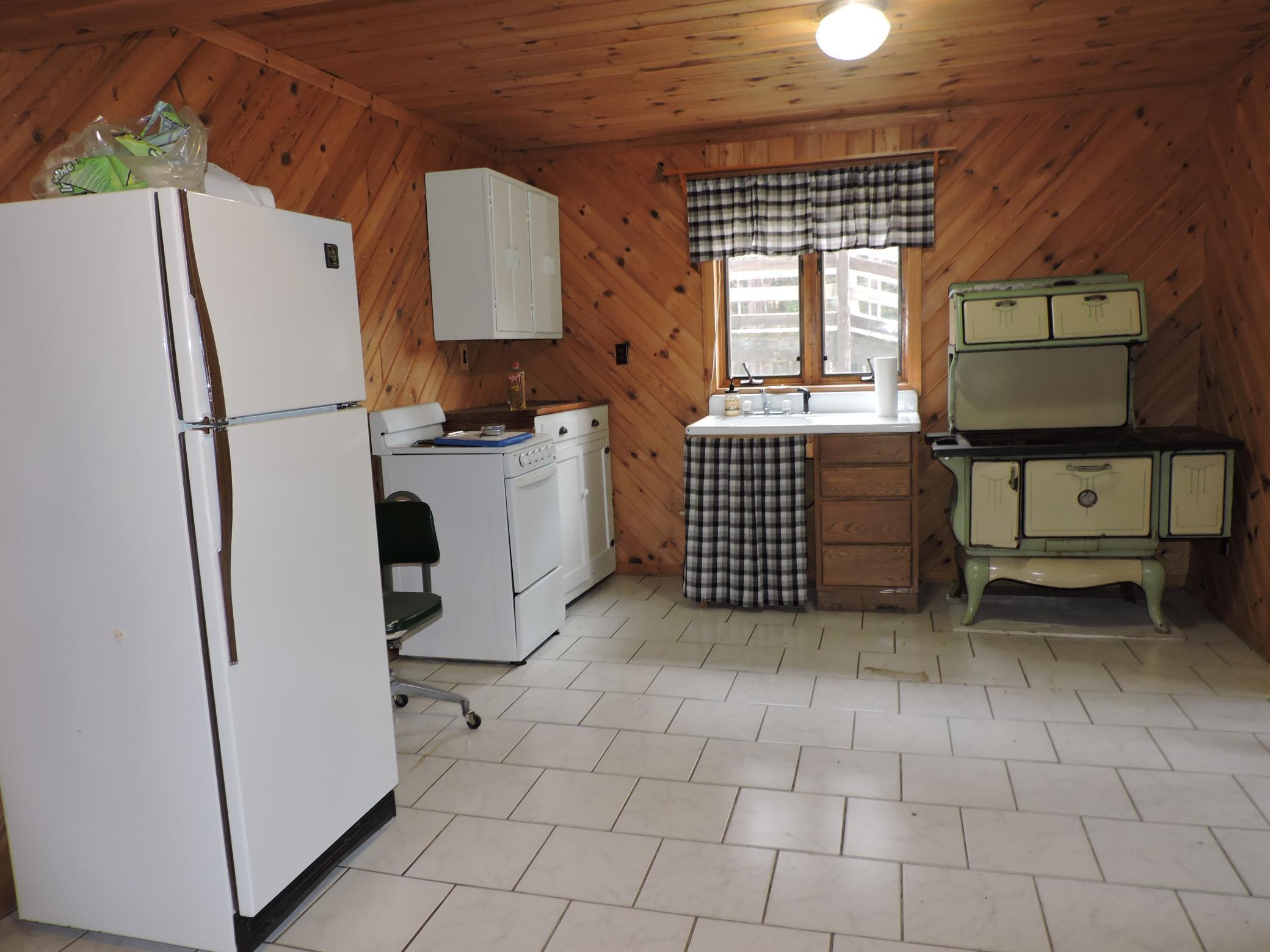 1992 single family home for sale at 26389 Reilly Beach Road in Bovey, MN — 6 bed, 4 bath (photo 21 of 37)