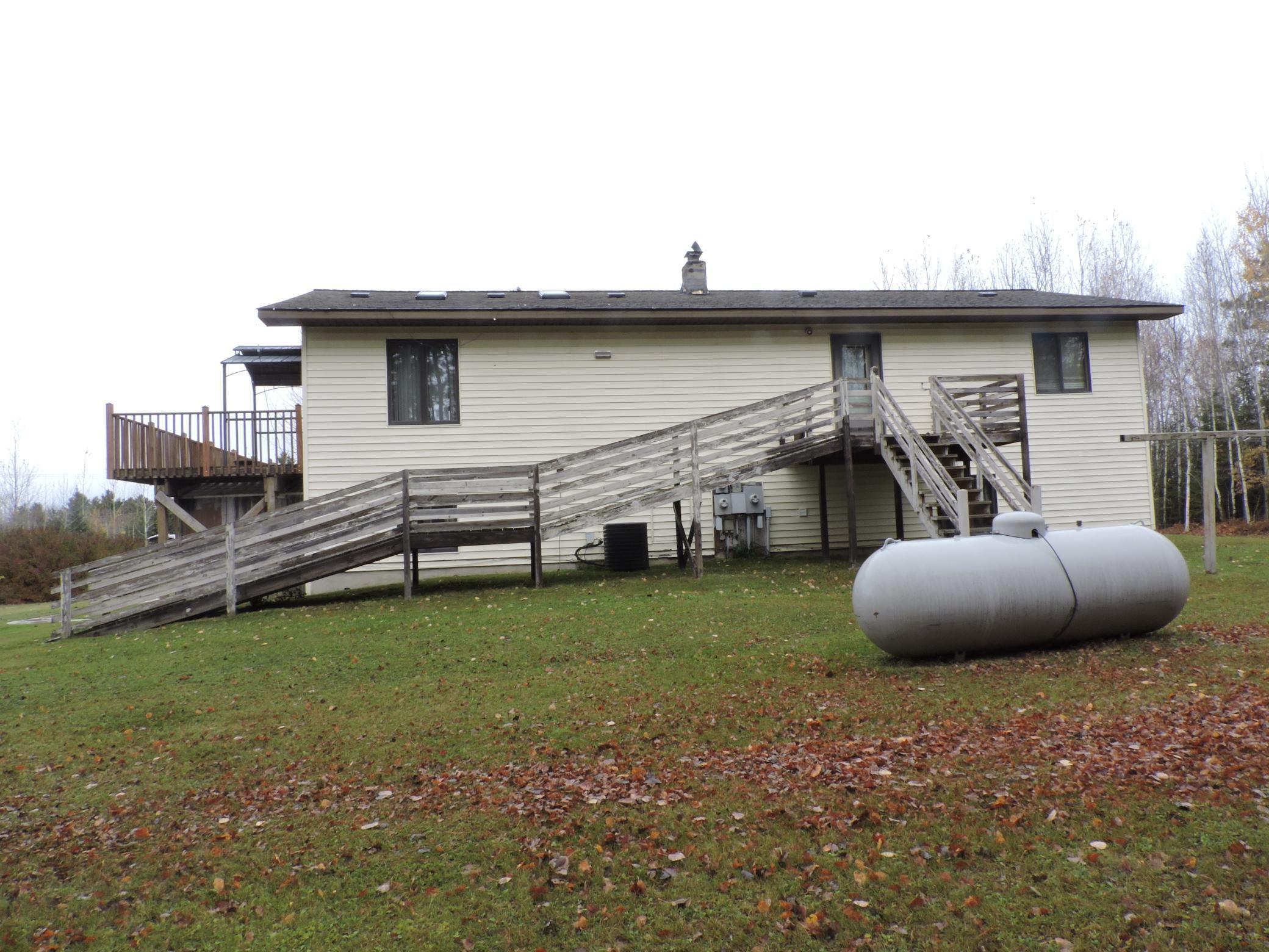 1992 single family home for sale at 26389 Reilly Beach Road in Bovey, MN — 6 bed, 4 bath (photo 7 of 37)