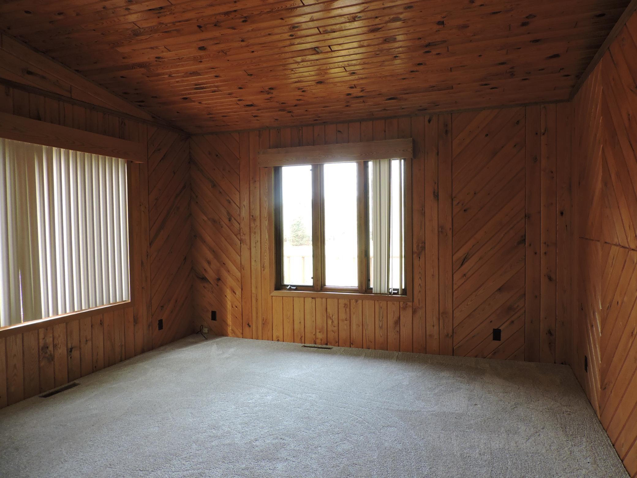 1992 single family home for sale at 26389 Reilly Beach Road in Bovey, MN — 6 bed, 4 bath (photo 8 of 37)