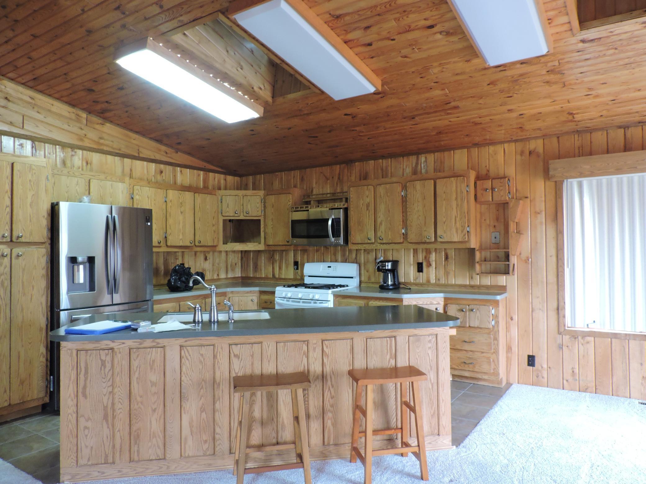 1992 single family home for sale at 26389 Reilly Beach Road in Bovey, MN — 6 bed, 4 bath (photo 10 of 37)