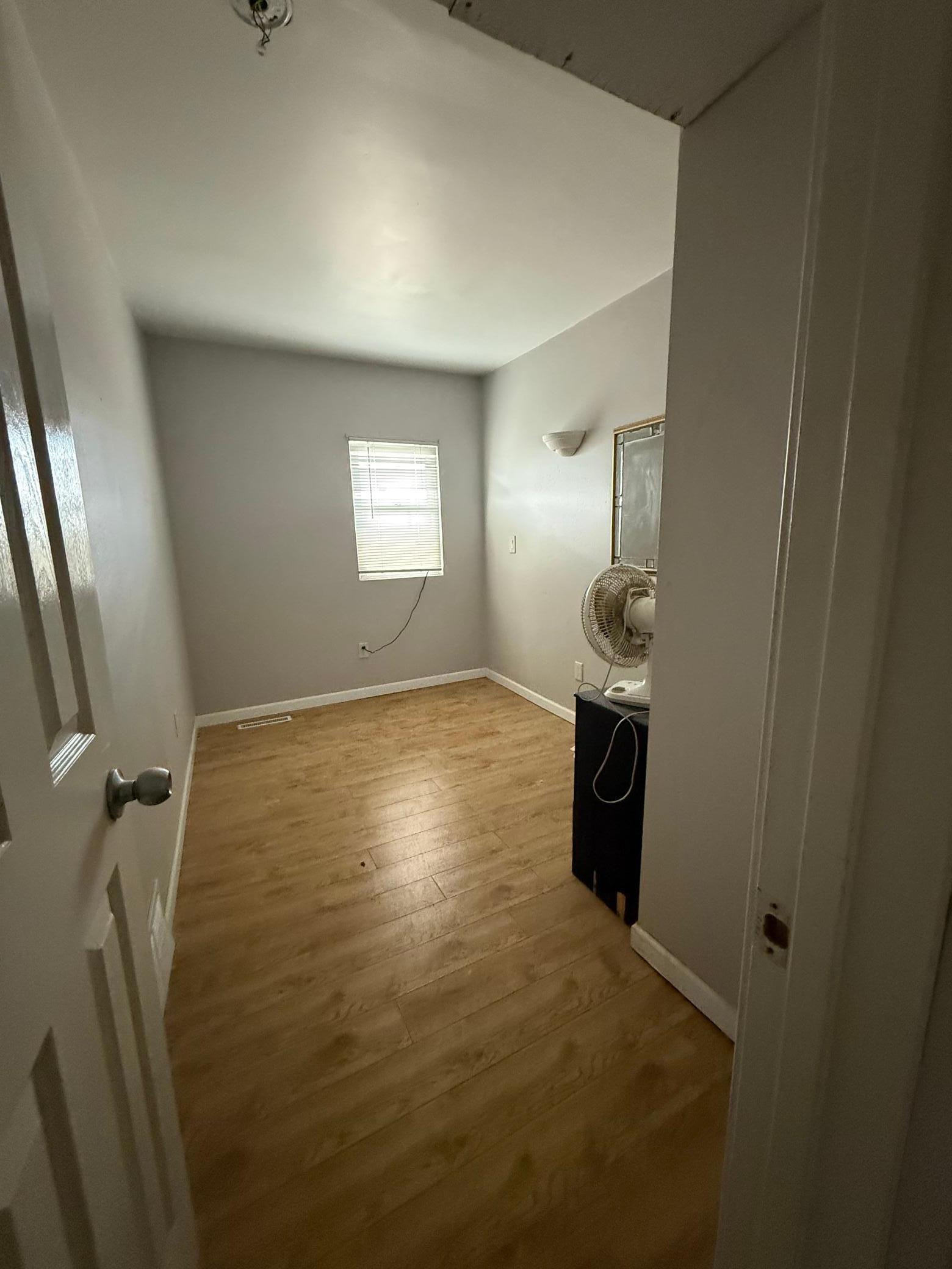 1900 home for sale at 1419 4th Avenue N in Fargo, ND — 16 bed, 4 bath (photo 5 of 17)