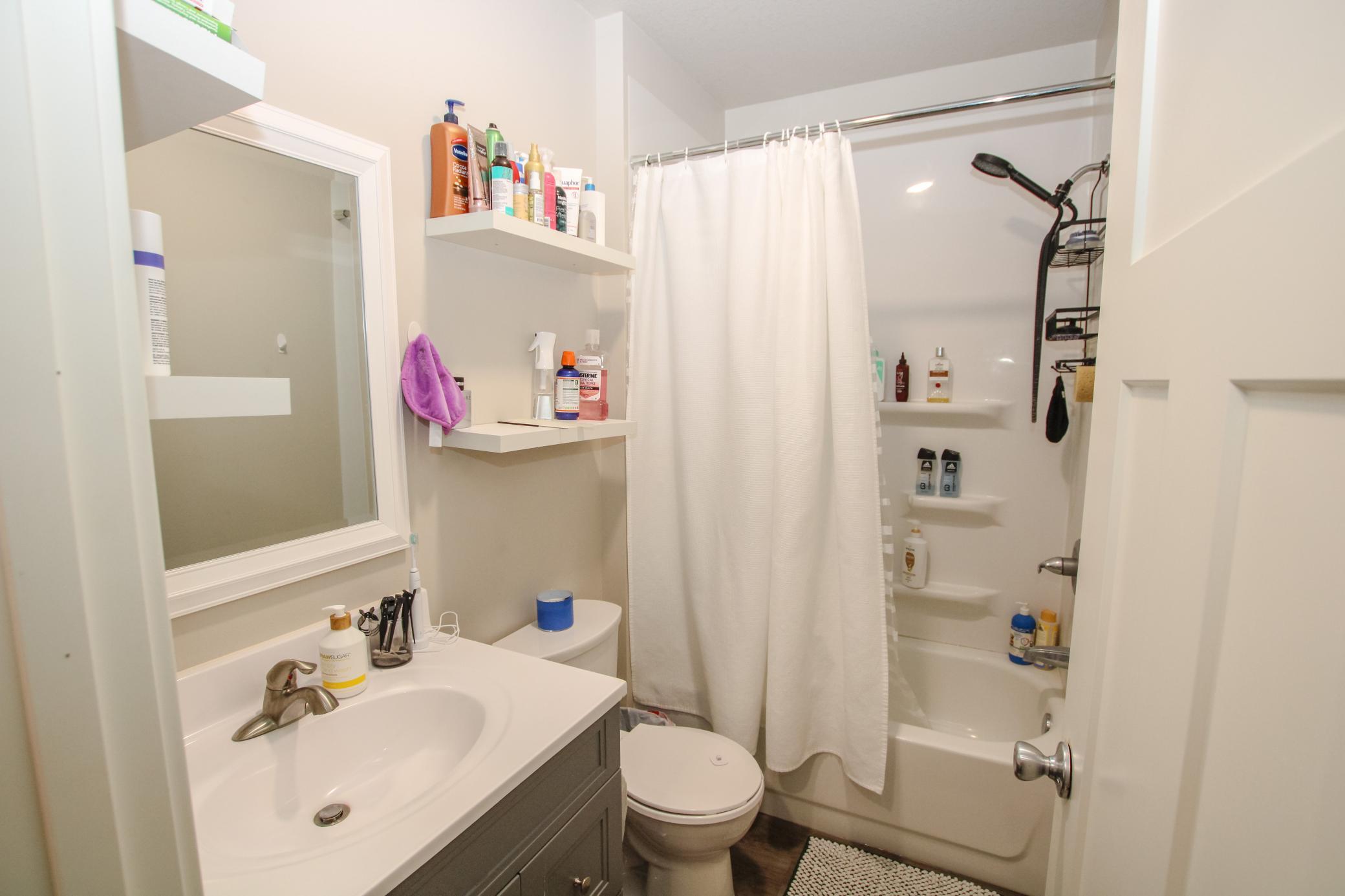 1916 duplex for sale at 1101 Jefferson Street in Alexandria, MN — 1 bed, 1 bath (photo 11 of 26)