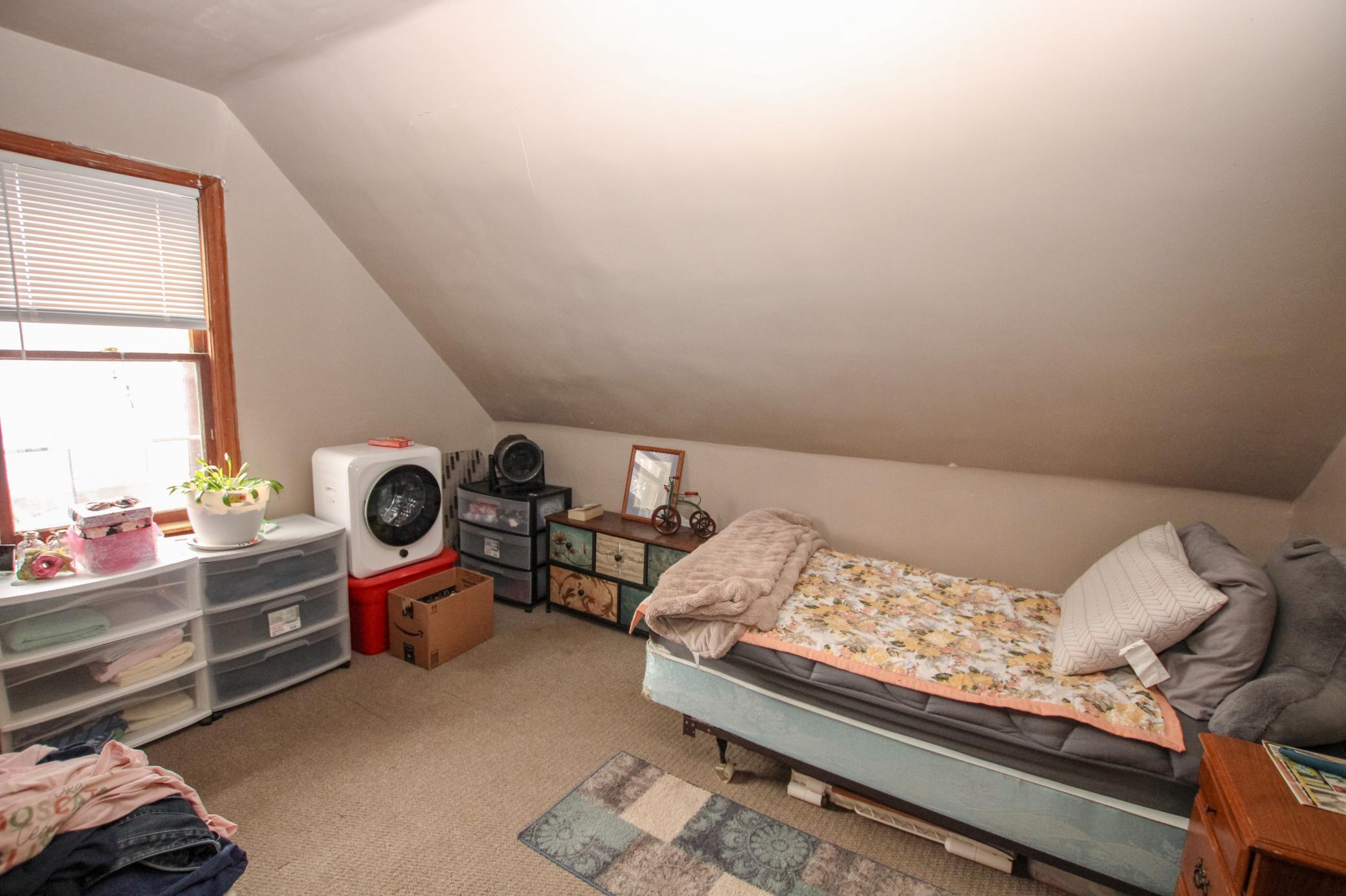1916 duplex for sale at 1101 Jefferson Street in Alexandria, MN — 1 bed, 1 bath (photo 17 of 26)