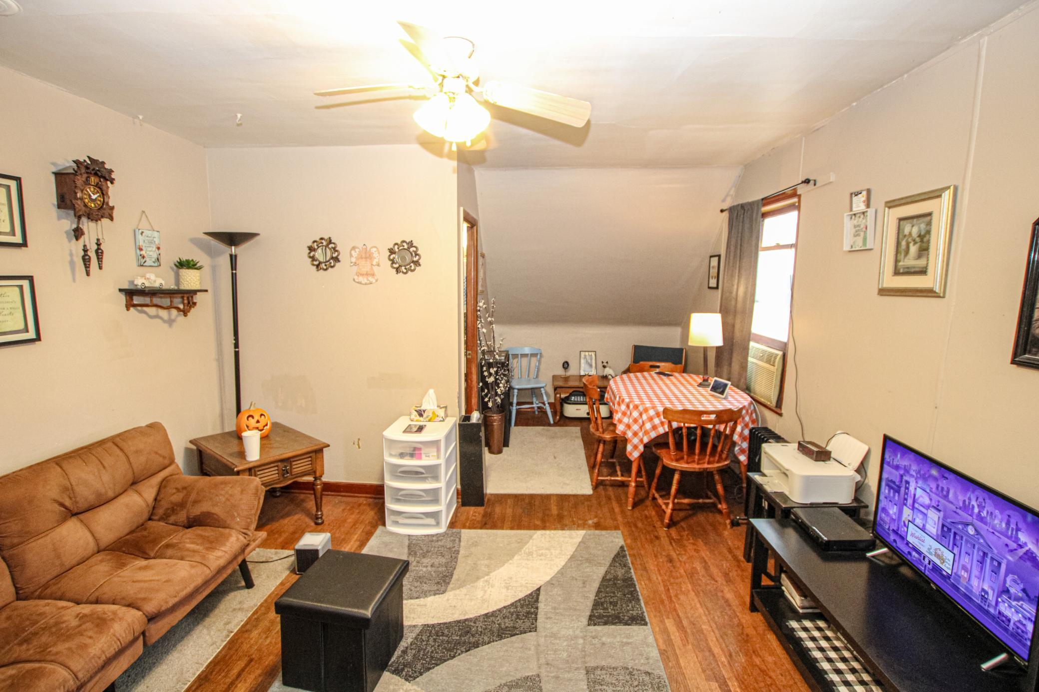 1916 duplex for sale at 1101 Jefferson Street in Alexandria, MN — 1 bed, 1 bath (photo 18 of 26)