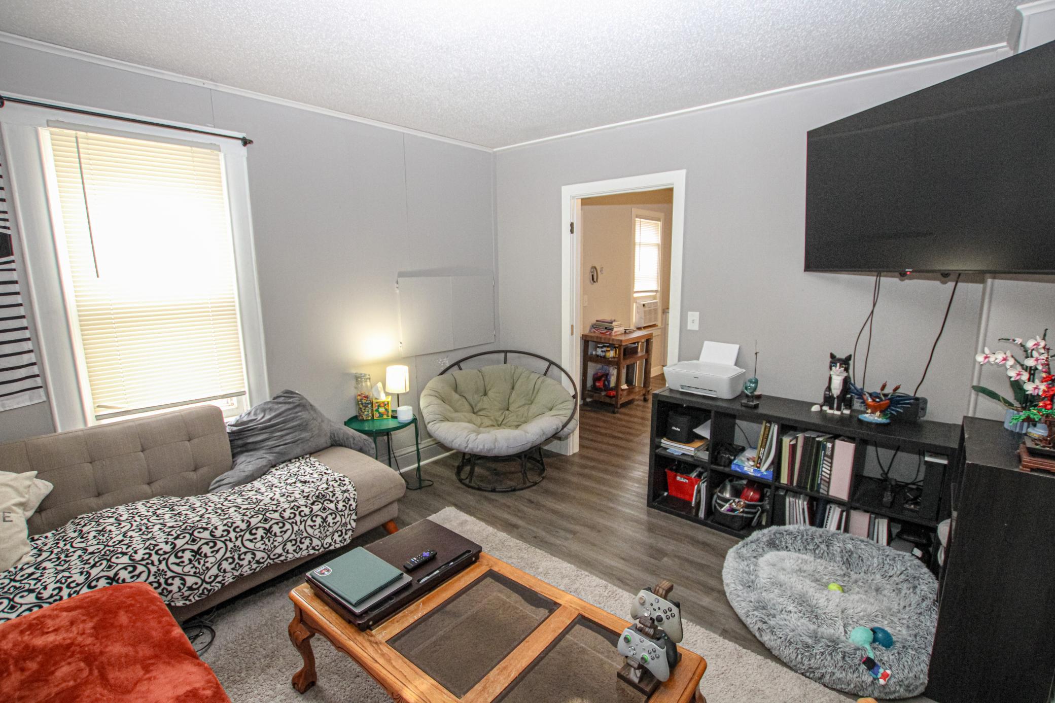 1916 duplex for sale at 1101 Jefferson Street in Alexandria, MN — 1 bed, 1 bath (photo 10 of 26)