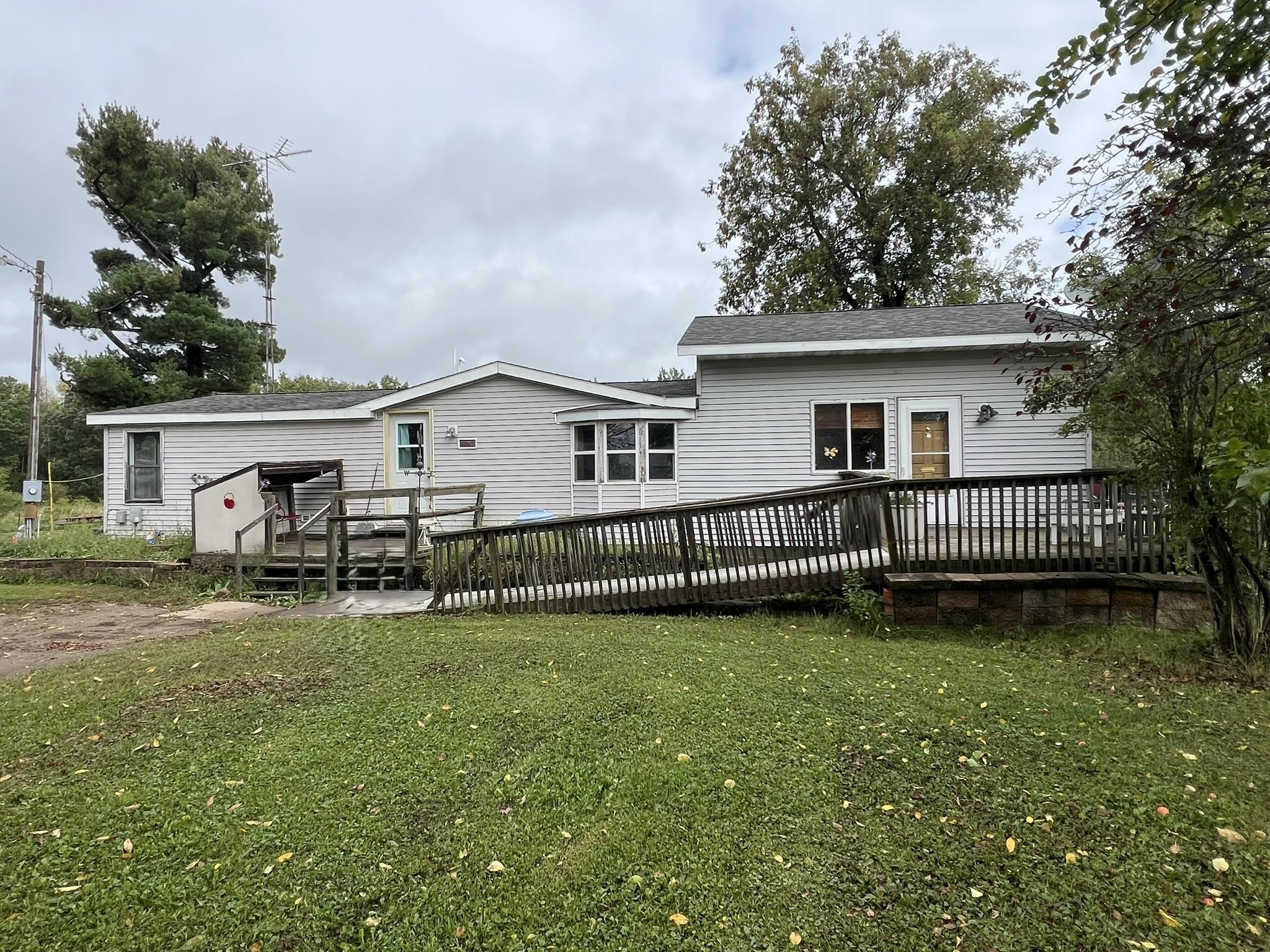 1987 single family home for sale at 10038 County Road 8 in Brainerd, MN — 3 bed, 2 bath