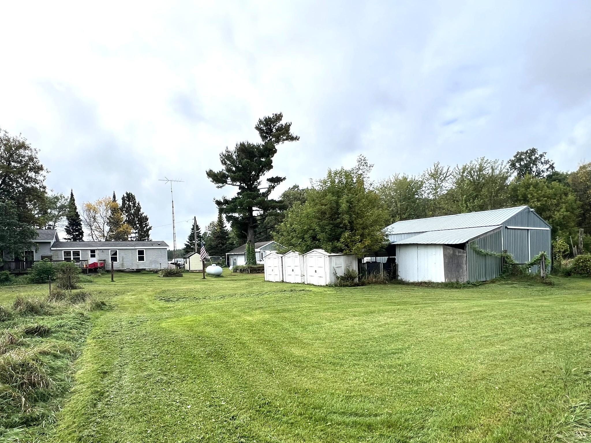1987 single family home for sale at 10038 County Road 8 in Brainerd, MN — 3 bed, 2 bath (photo 2 of 24)