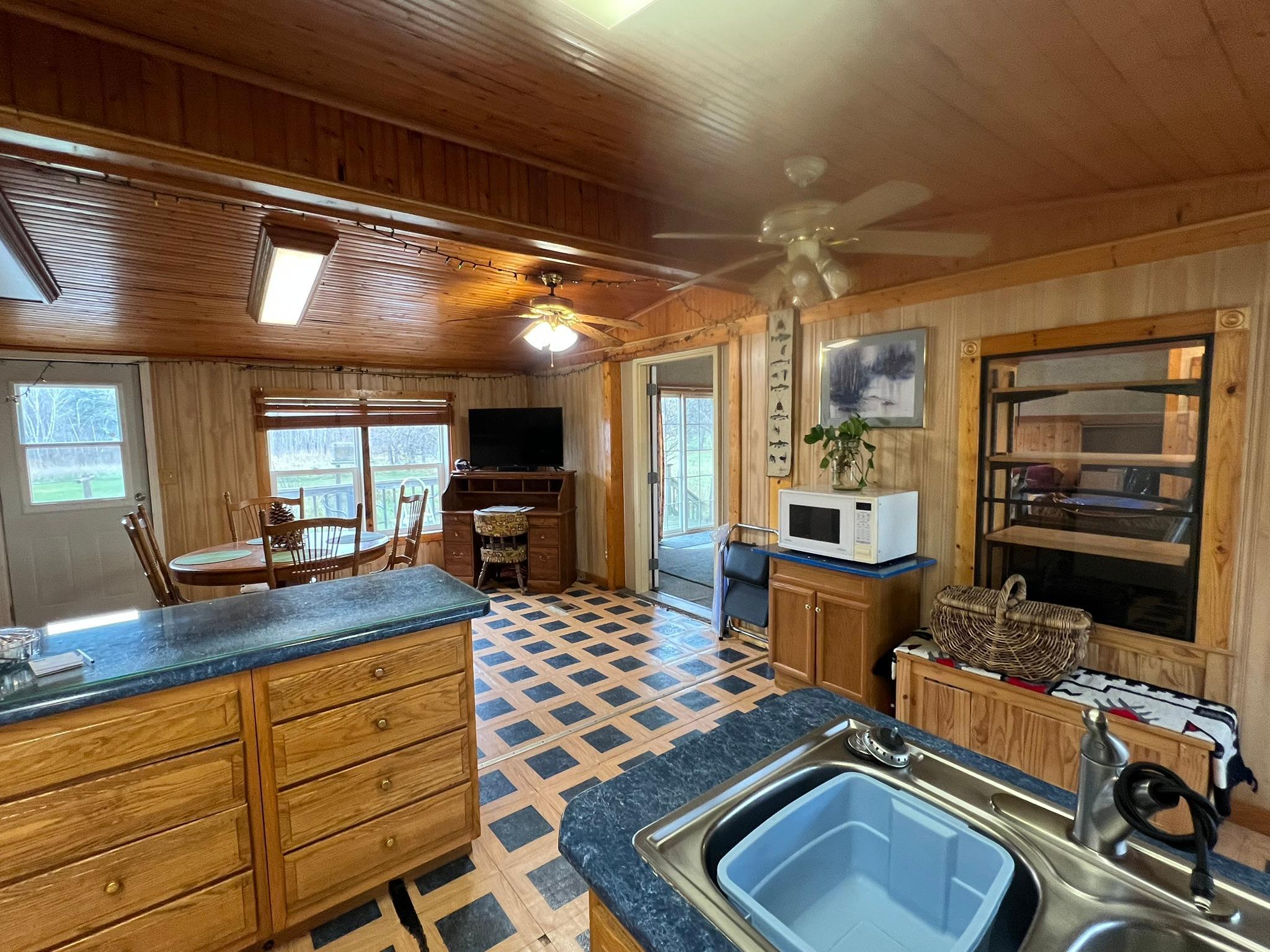 1987 single family home for sale at 10038 County Road 8 in Brainerd, MN — 3 bed, 2 bath (photo 13 of 24)