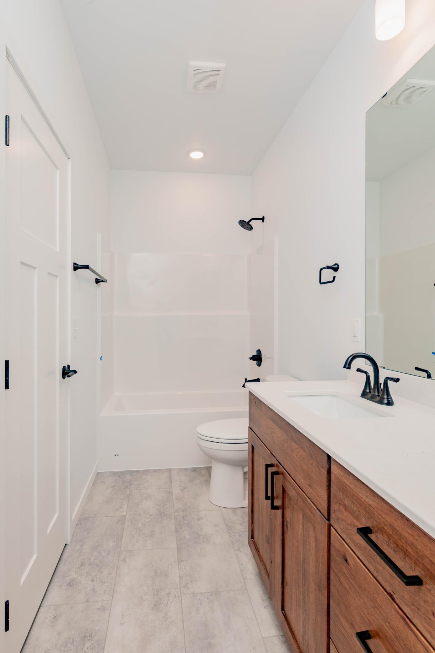2026 single family home for sale at 407 16th Street NE in Dilworth, MN — 2 bed, 2 bath (photo 9 of 31)