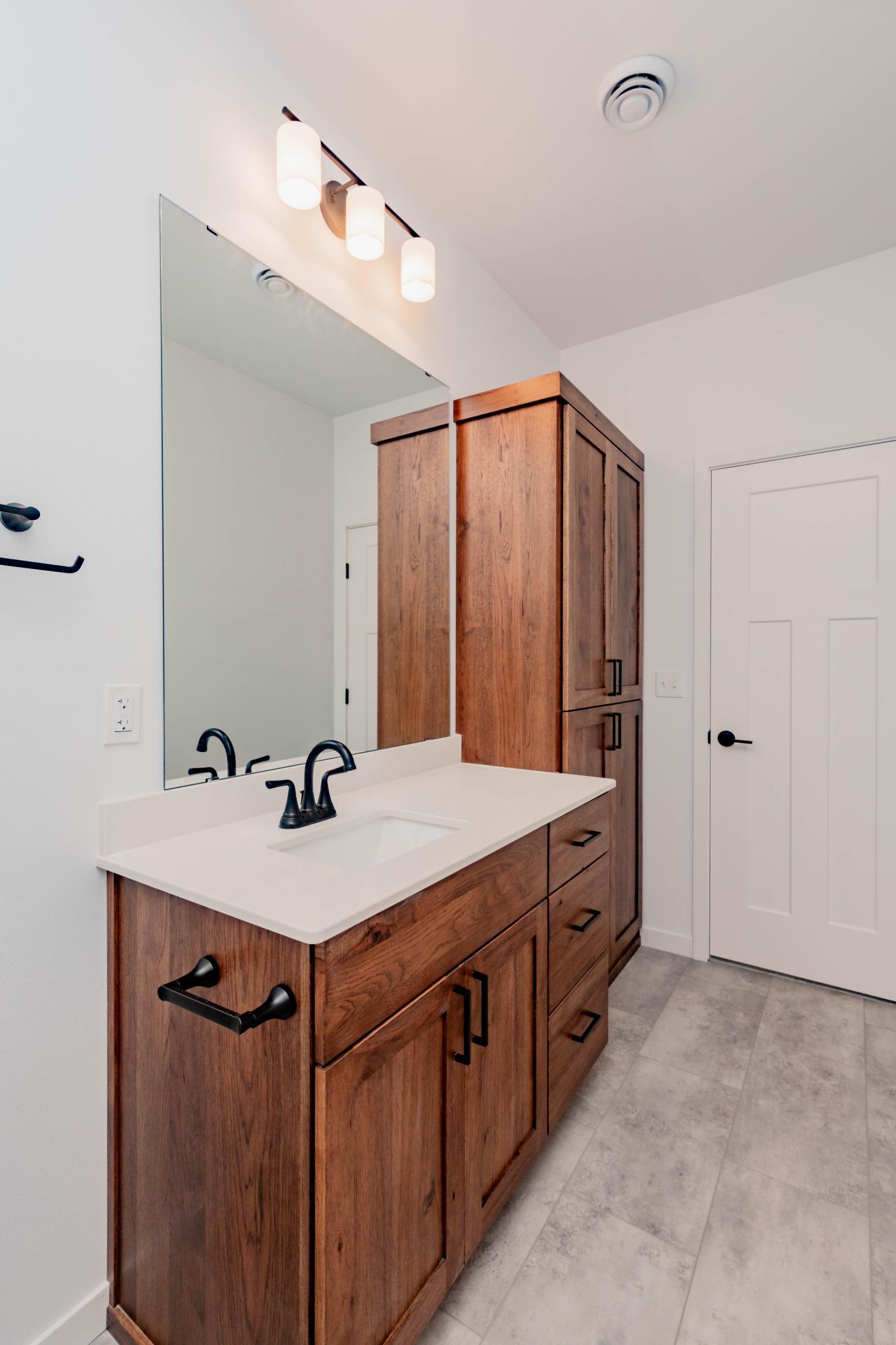 2026 single family home for sale at 407 16th Street NE in Dilworth, MN — 2 bed, 2 bath (photo 10 of 31)