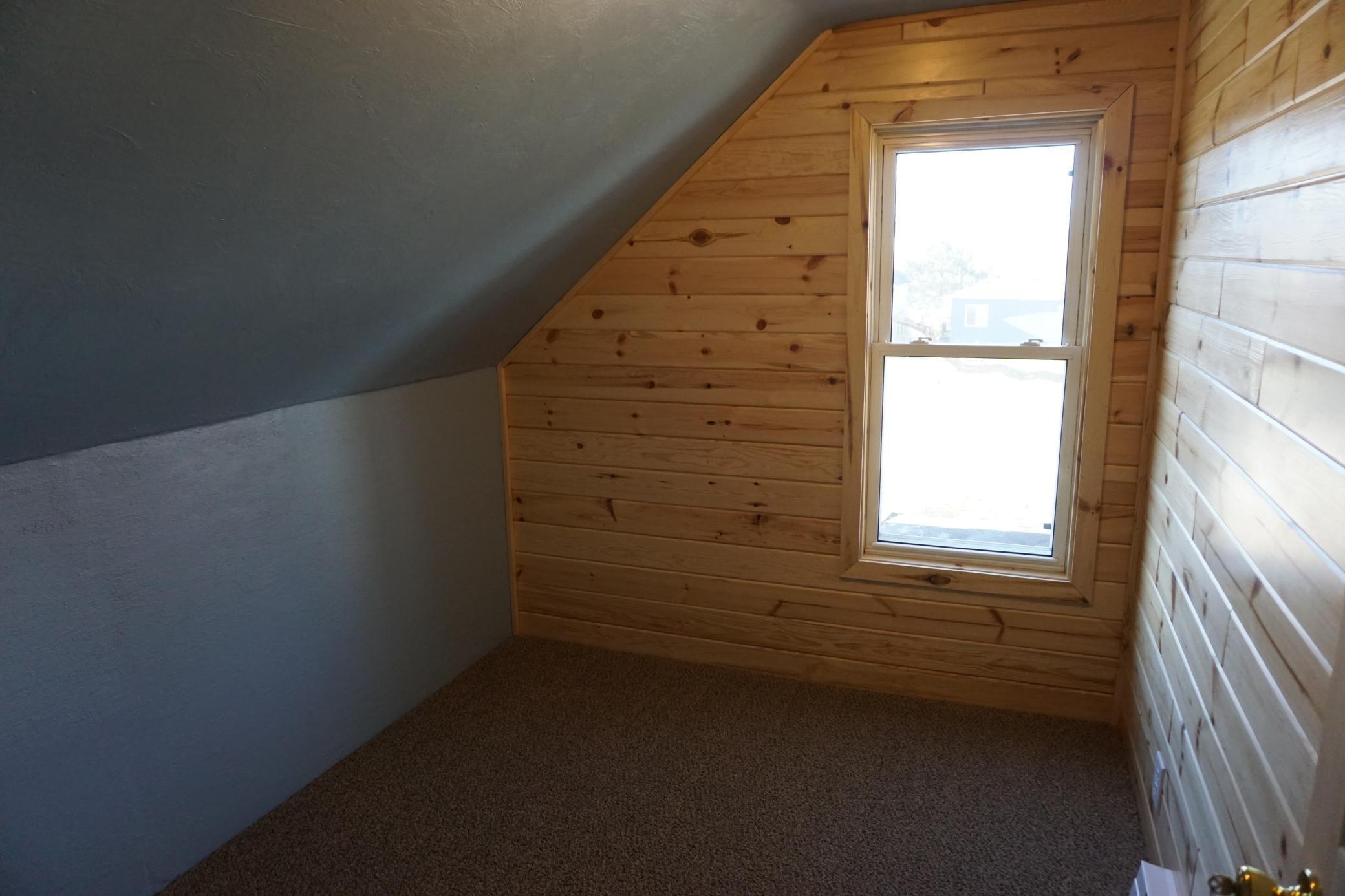 1910 single family home for sale at 820 Mississippi Avenue NW in Bemidji, MN — 4 bed, 1 bath (photo 12 of 19)