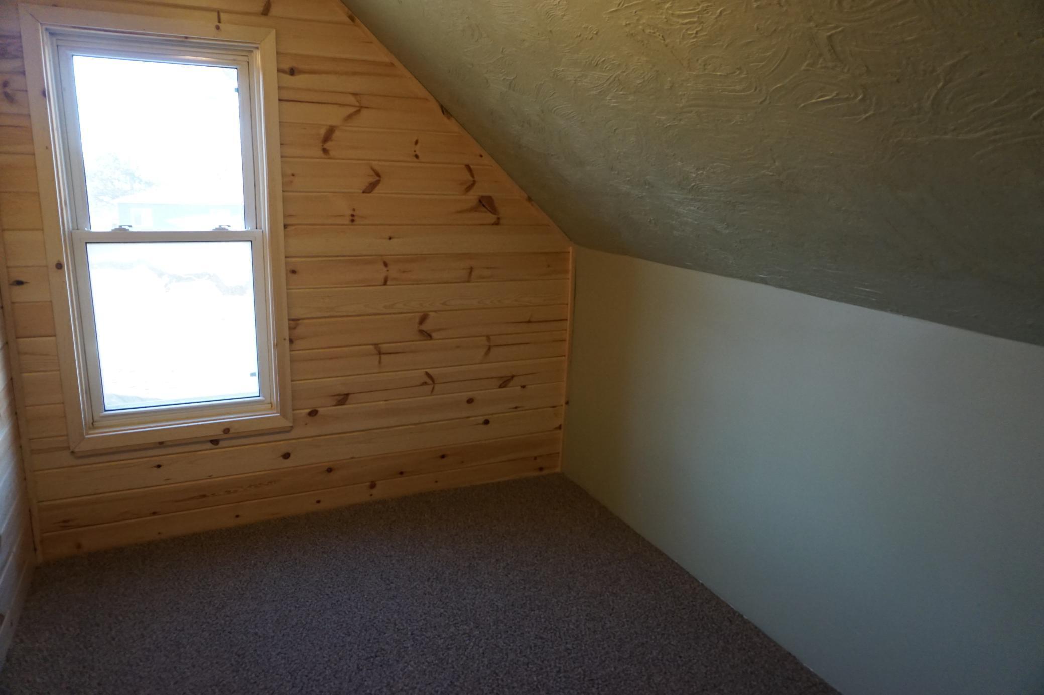 1910 single family home for sale at 820 Mississippi Avenue NW in Bemidji, MN — 4 bed, 1 bath (photo 14 of 19)
