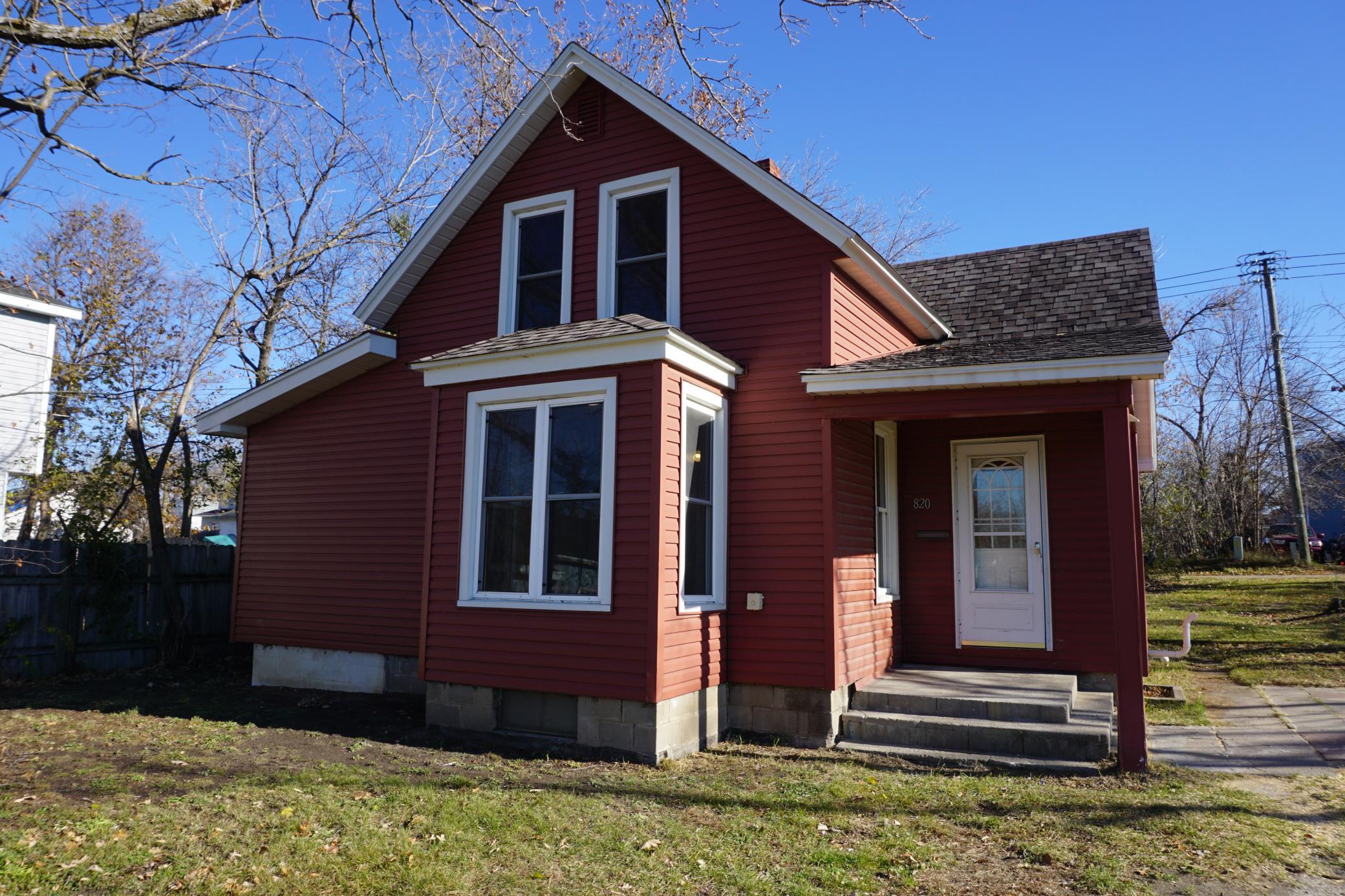 1910 single family home for sale at 820 Mississippi Avenue NW in Bemidji, MN — 4 bed, 1 bath (photo 15 of 19)