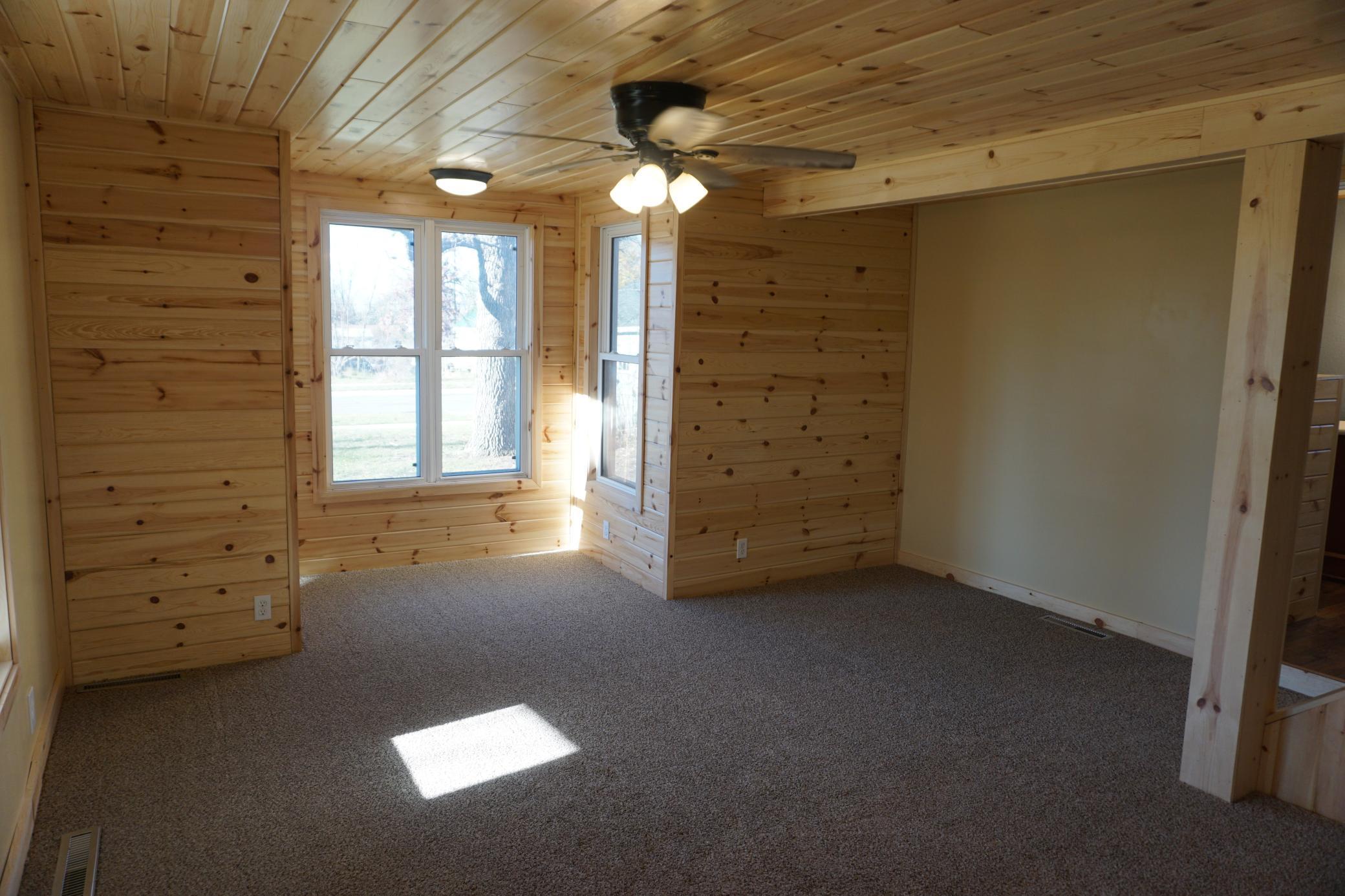 1910 single family home for sale at 820 Mississippi Avenue NW in Bemidji, MN — 4 bed, 1 bath (photo 3 of 19)