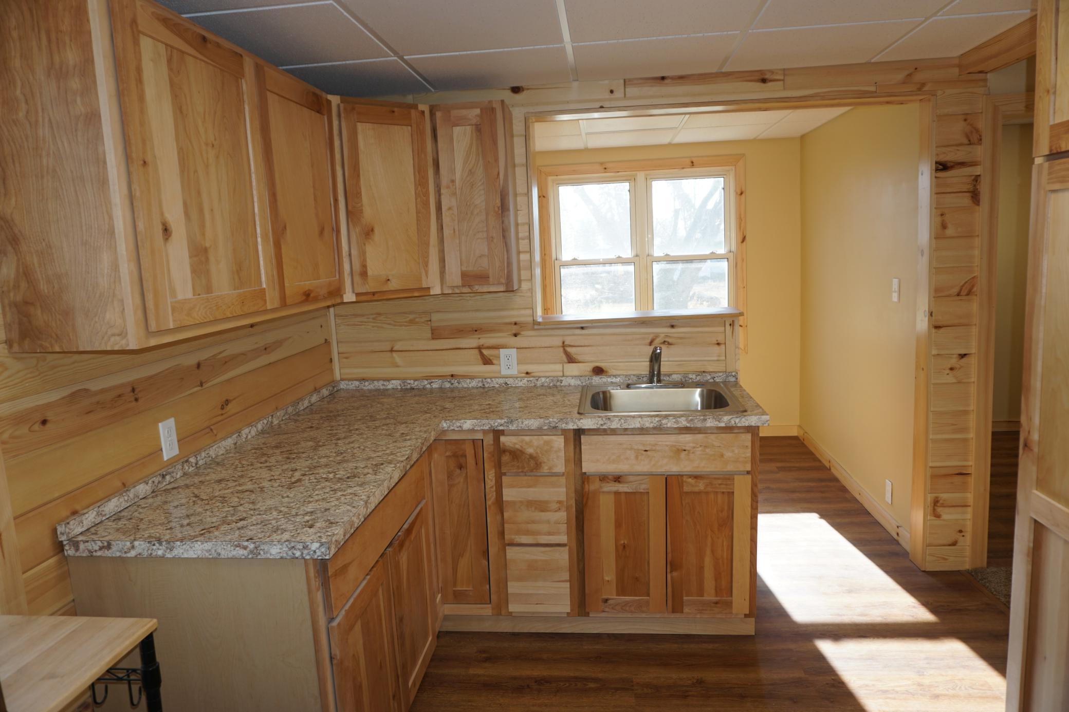 1910 single family home for sale at 820 Mississippi Avenue NW in Bemidji, MN — 4 bed, 1 bath (photo 5 of 19)