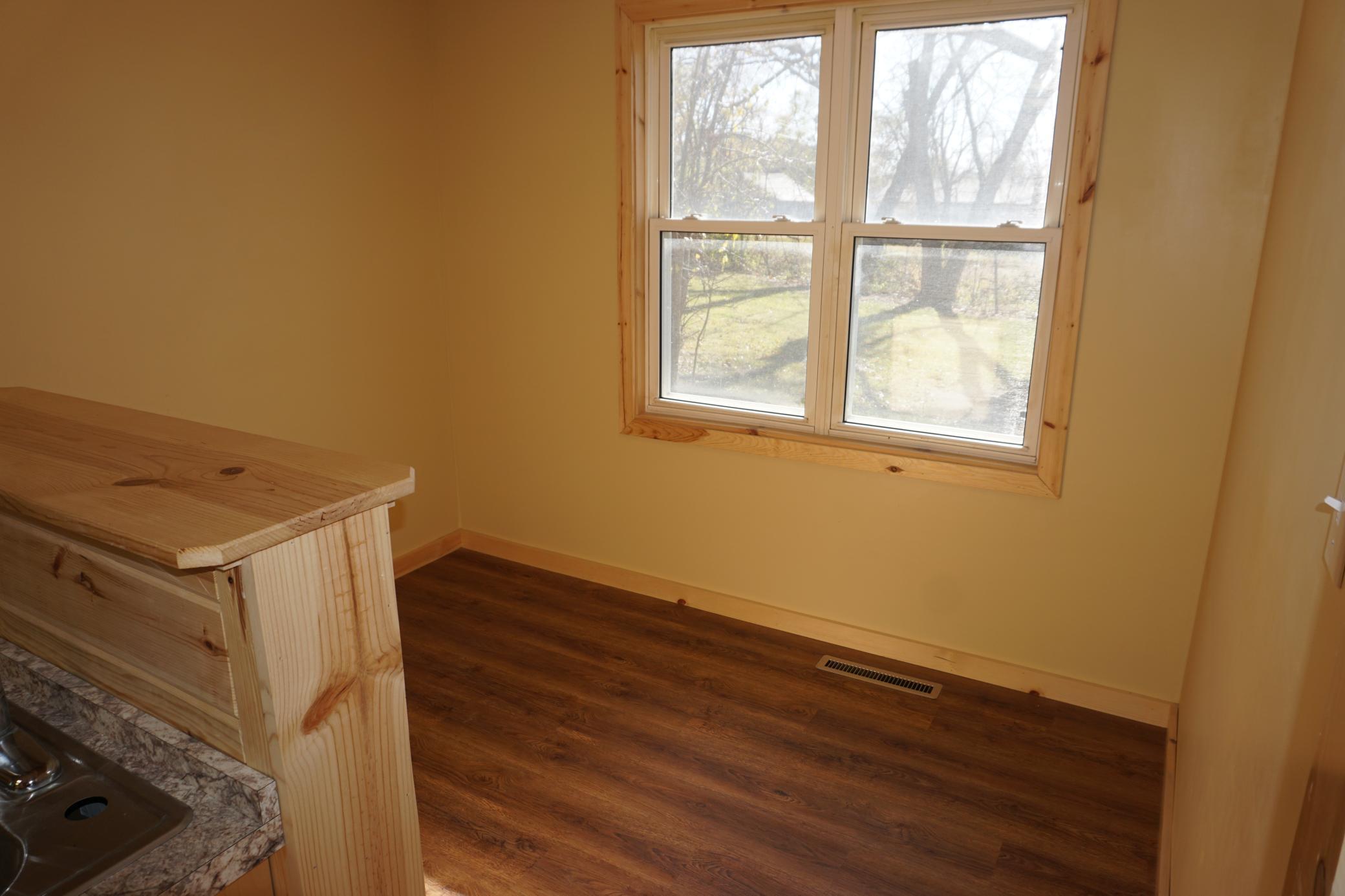1910 single family home for sale at 820 Mississippi Avenue NW in Bemidji, MN — 4 bed, 1 bath (photo 6 of 19)