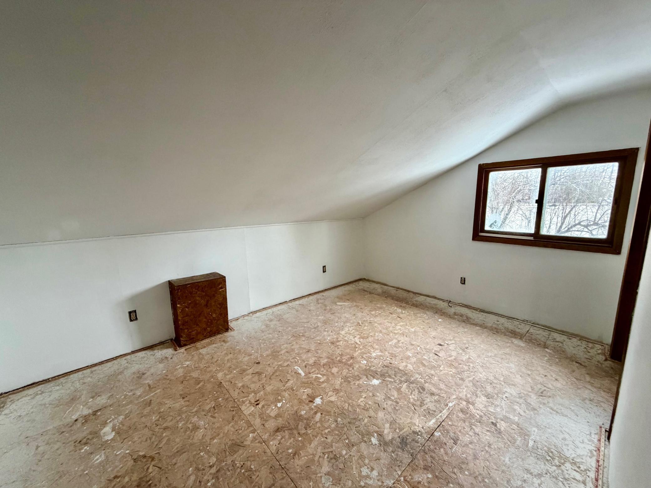 1940 single family home for sale at 222 W Woodrow Street in Grygla, MN — 3 bed, 1 bath (photo 7 of 7)