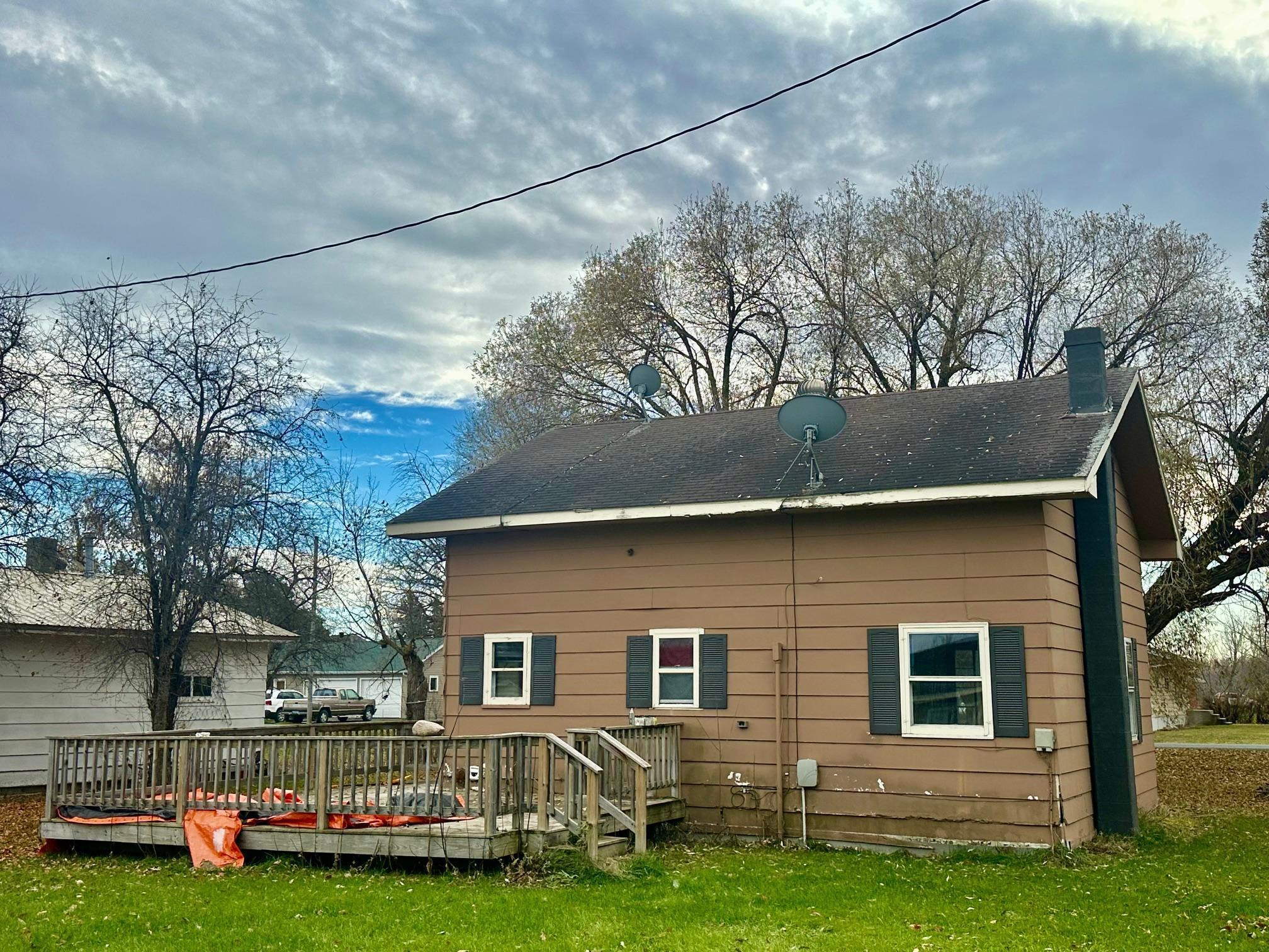 1940 single family home for sale at 222 W Woodrow Street in Grygla, MN — 3 bed, 1 bath (photo 3 of 7)
