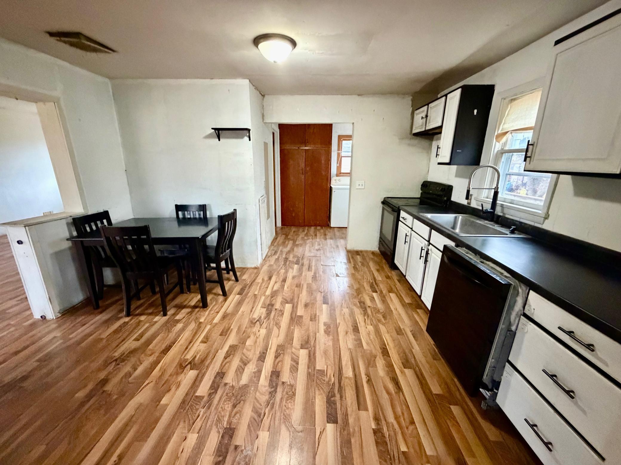 1940 single family home for sale at 222 W Woodrow Street in Grygla, MN — 3 bed, 1 bath (photo 4 of 7)