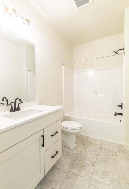 2025 single family home for sale at 6525 Sun Valley Boulevard in Horace, ND — 2 bed, 2 bath (photo 27 of 43)