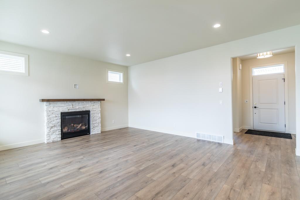 2025 single family home for sale at 6525 Sun Valley Boulevard in Horace, ND — 2 bed, 2 bath (photo 28 of 43)