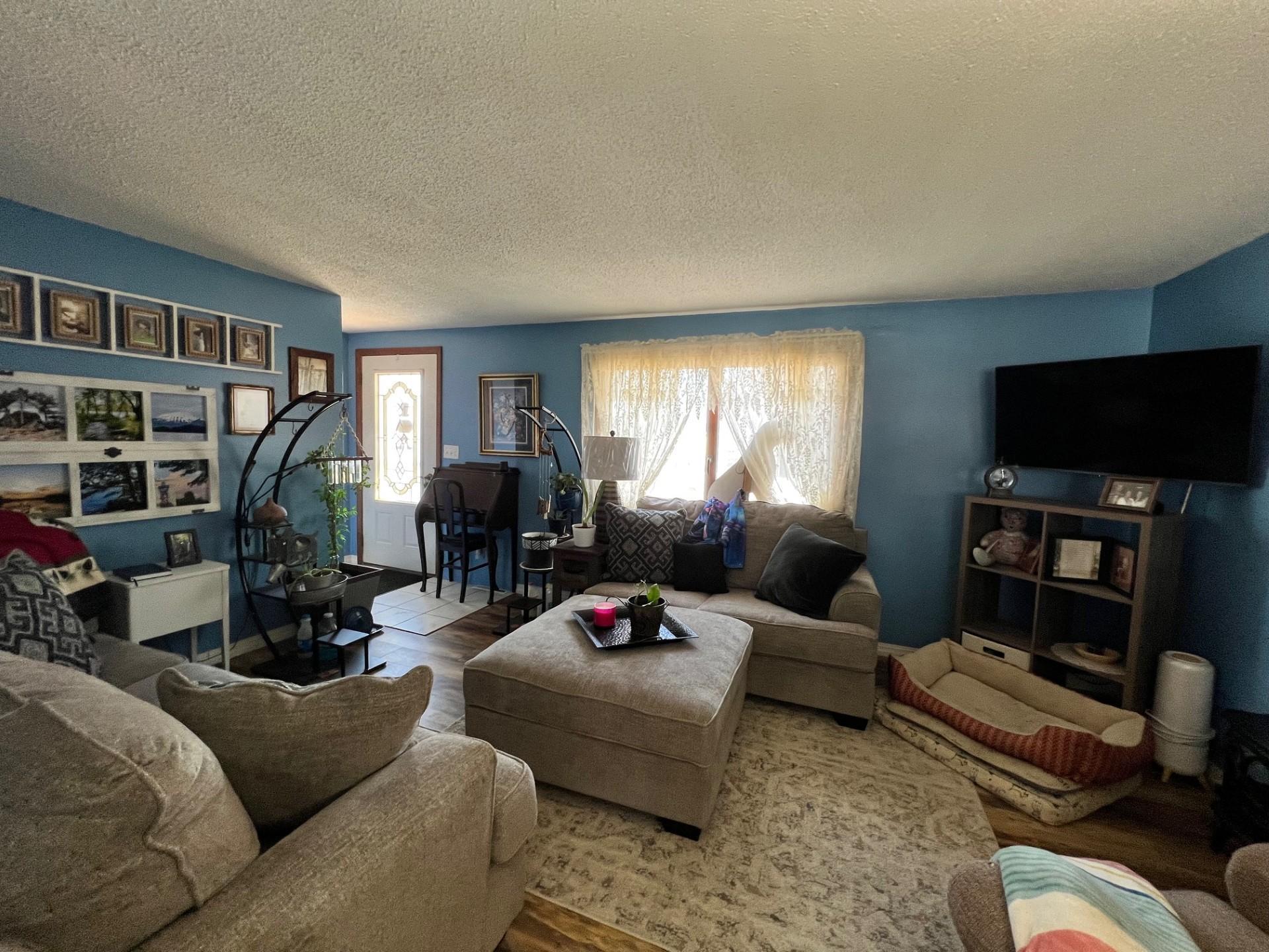 1977 single family home for sale at 8042 Meades Addn Drive SE in Alexandria, MN — 3 bed, 2 bath (photo 14 of 24)