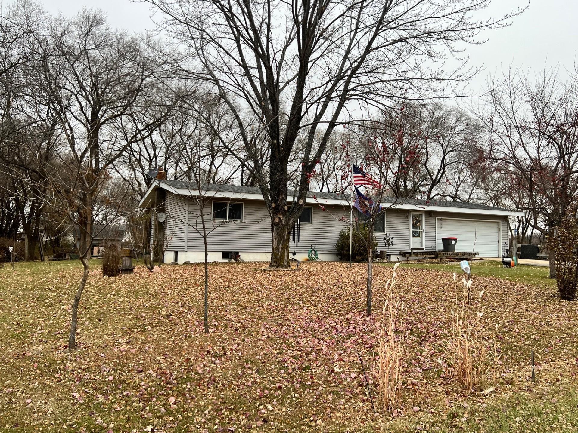 1977 single family home for sale at 8042 Meades Addn Drive SE in Alexandria, MN — 3 bed, 2 bath (photo 3 of 24)
